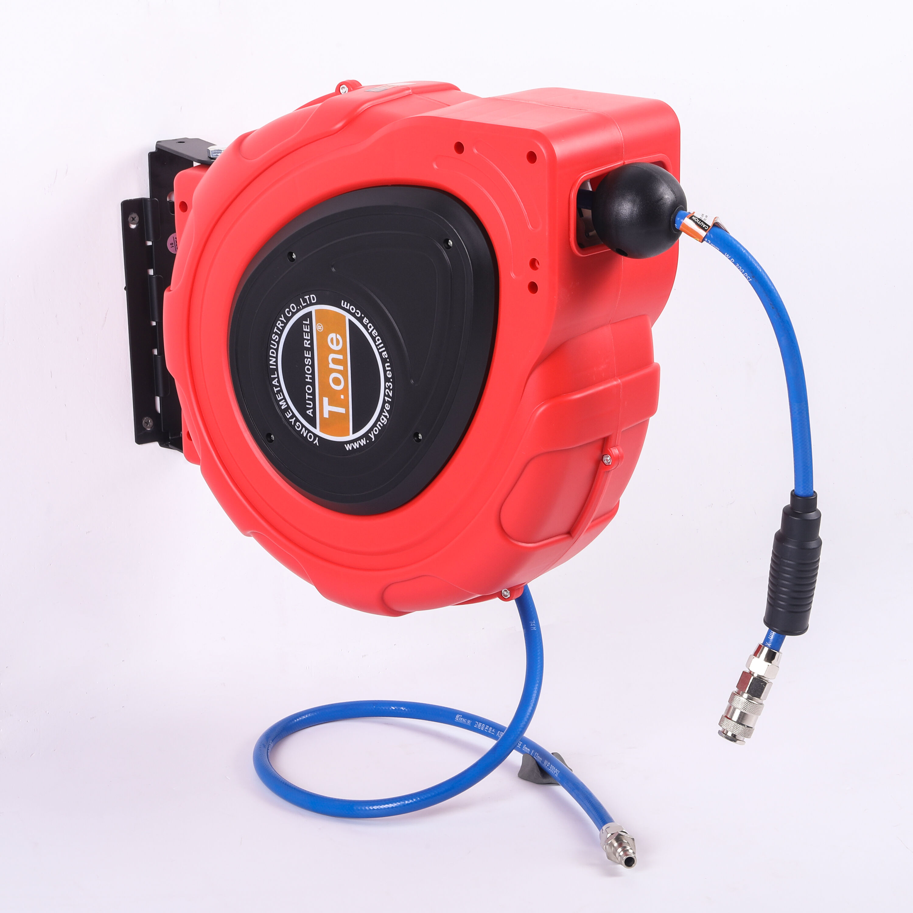 How Wall Mountable Hose Reels Can Save Space and Reduce Clutter?