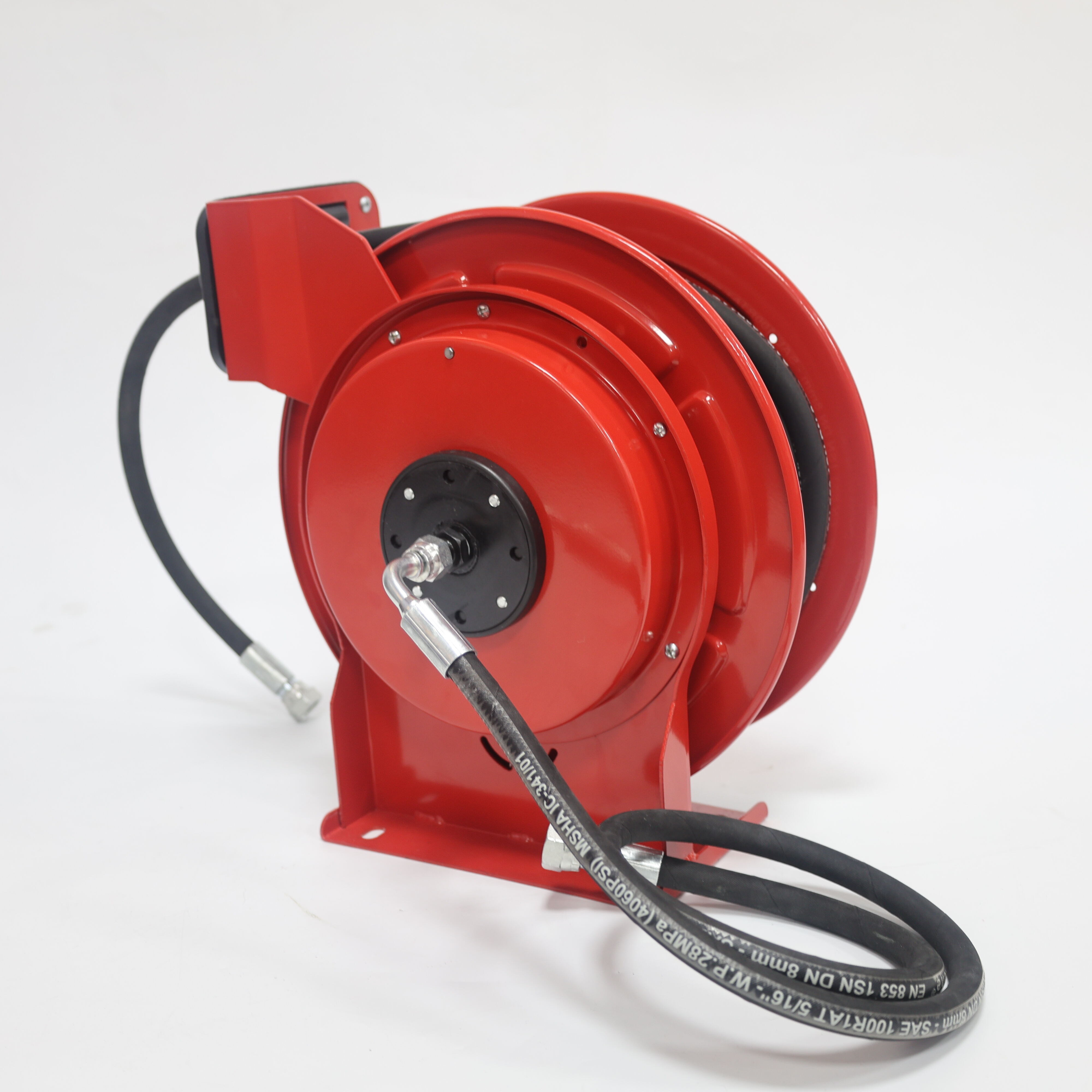 Na co zwrócić uwagę przy zakupie myjek ciśnieniowych z wężem zwijającym w dużych ilościach