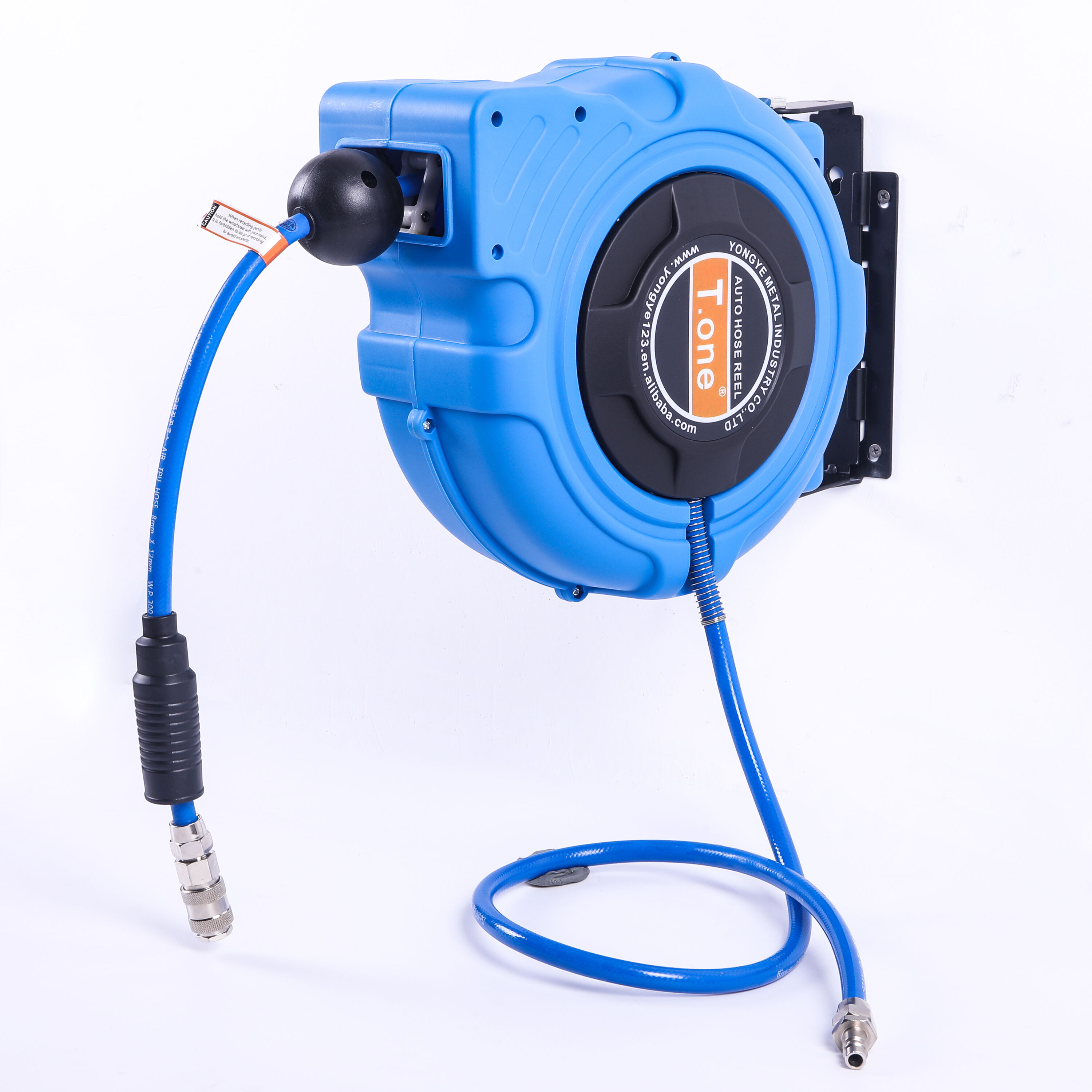 What Features to Look for in Durable Retractable Air Hose Reels with Hose?