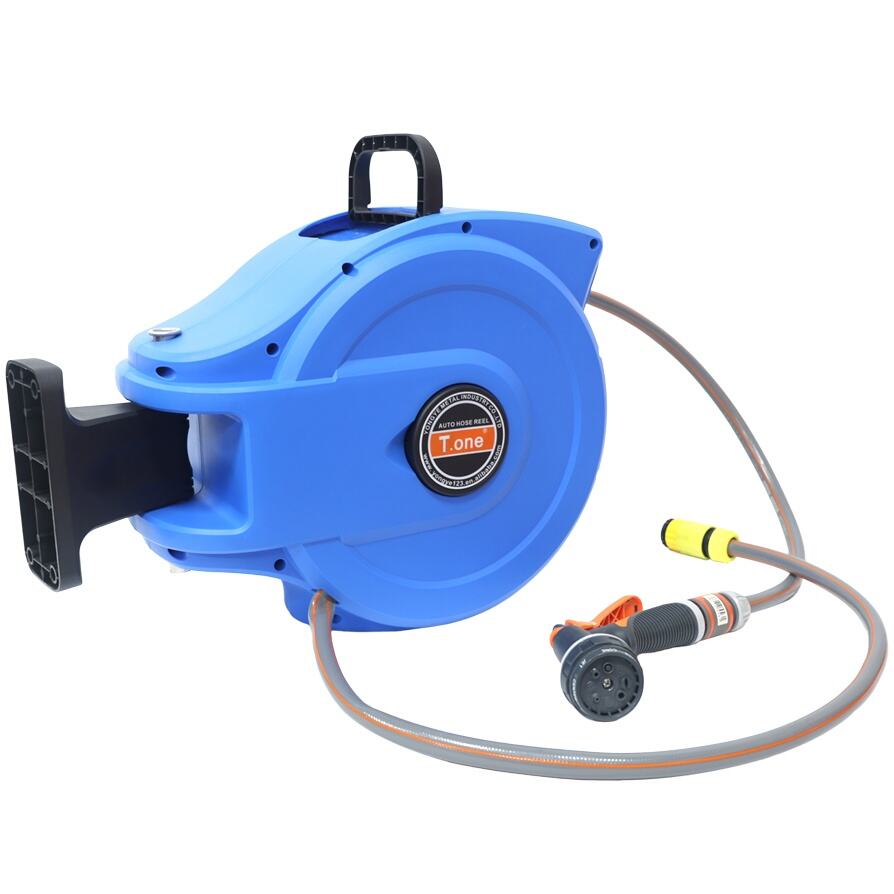 What Are the Benefits of Choosing a Retractable Water Hose Over Traditional Hoses?