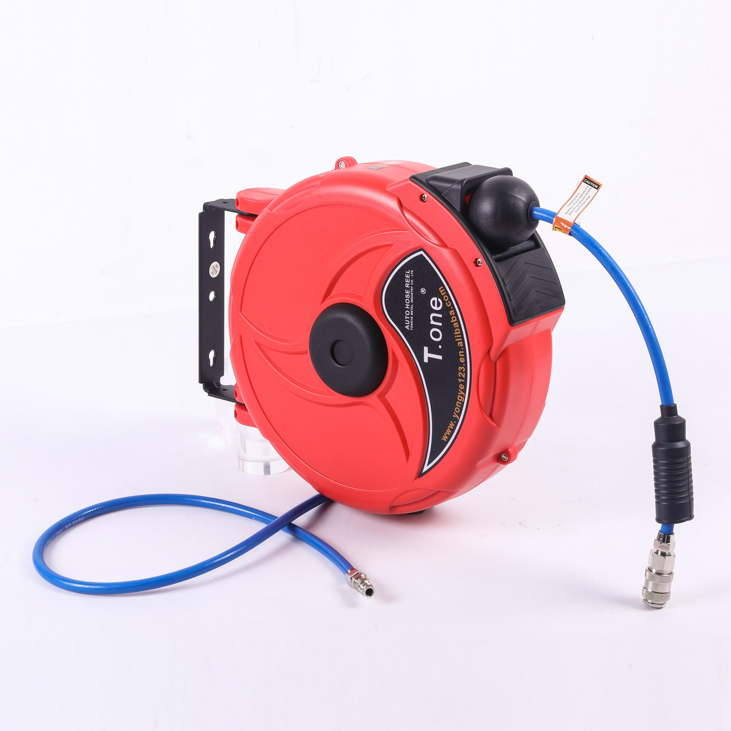Why Should Gardeners Get Auto Retractable Hose Reel?