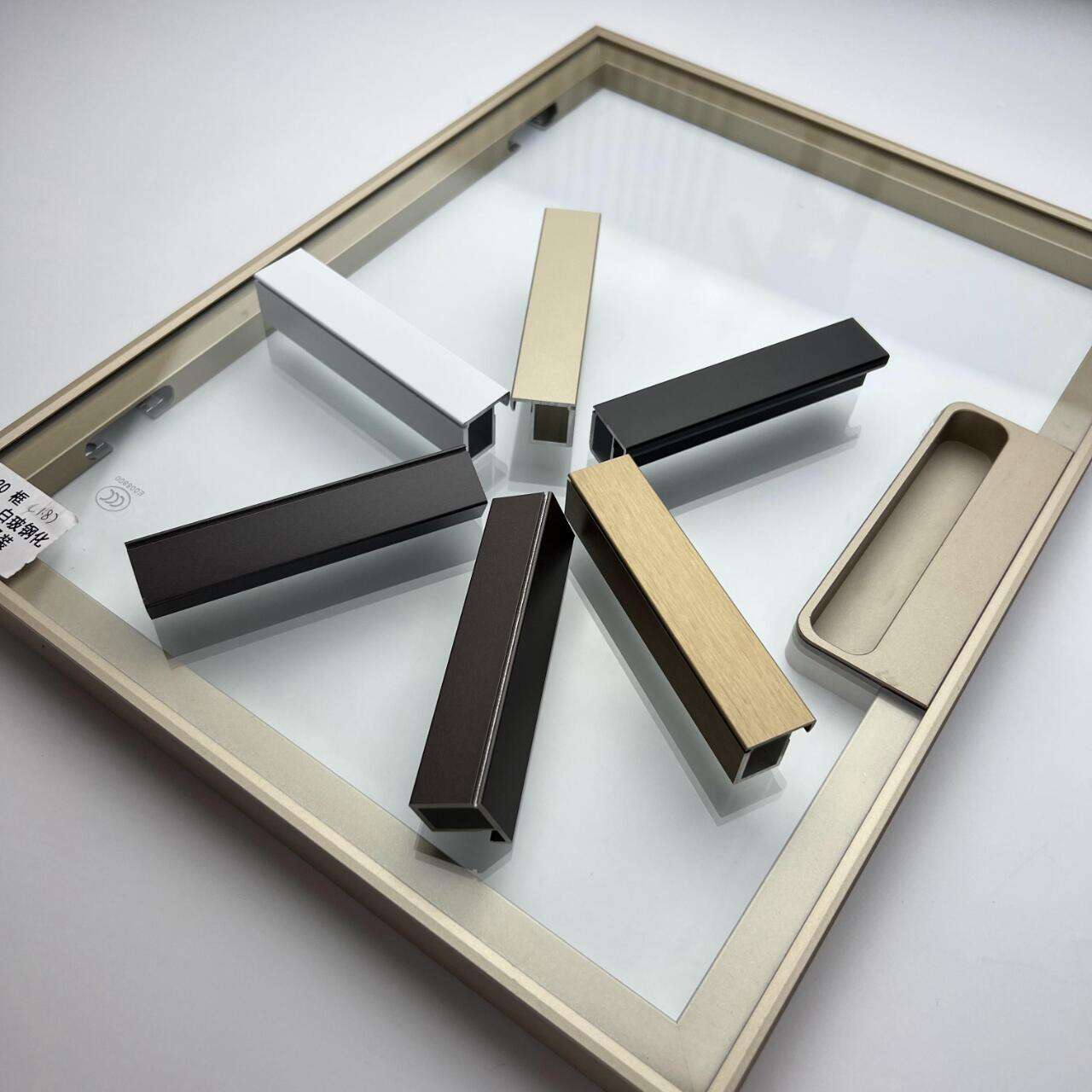 Kornici ta' Dwar tal-Alluminju – Kornici ta' Dwar tal-Alluminju Inviżibbli personalizzati 6063 T5/T6 Anodizzati għall-Armadi tal-Kiċċena | OEM / ODM