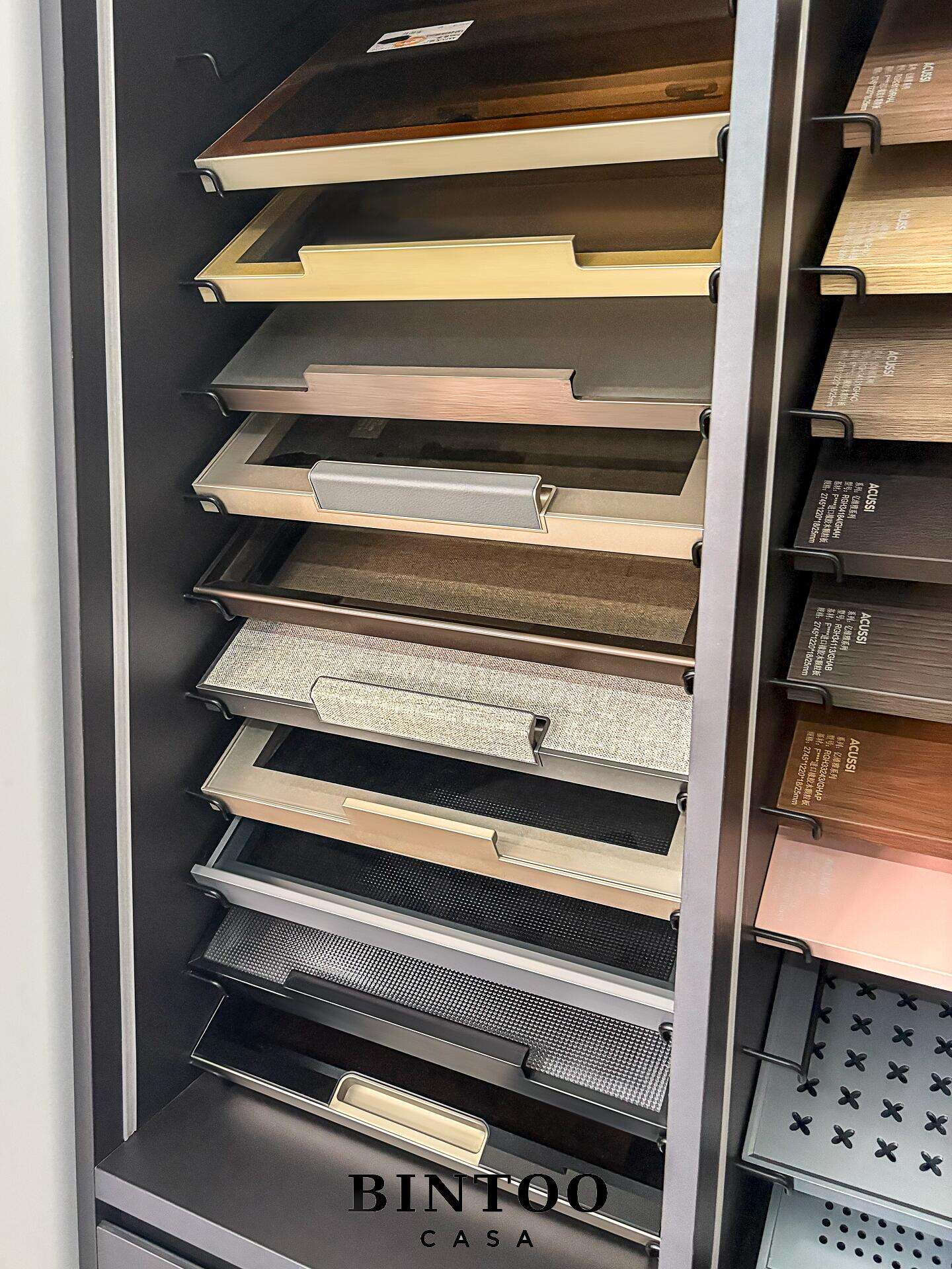 Korniċi tal-bieb ta' alluminju – Sistema moderna u minimalista ta' korniċi tal-bieb ta' alluminju anodizzati personalizzati għall-bieb ta' armadijiet inbidli | OEM / ODM