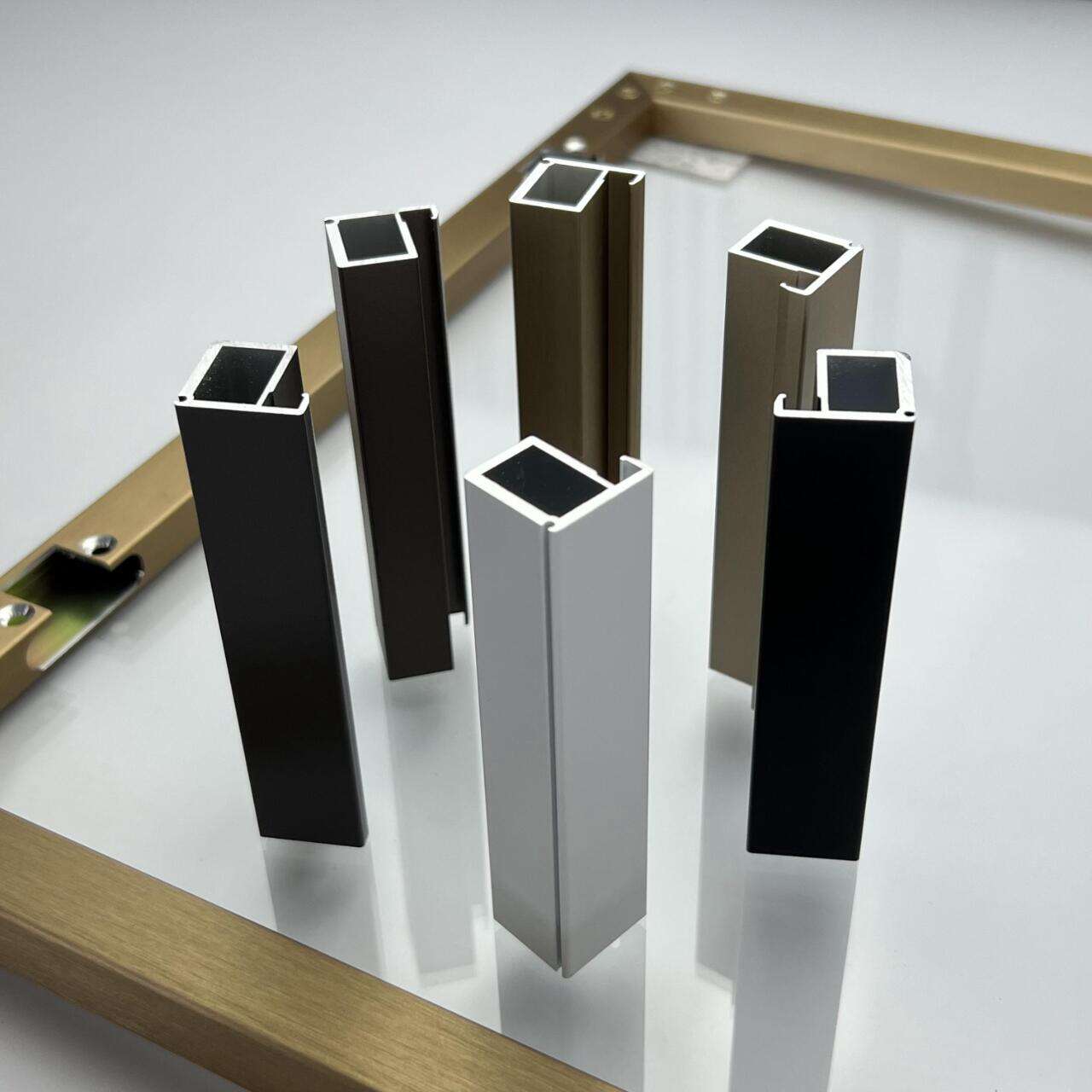 Minimalismo Invisible | Fabricante Personalizado de Marcos de Puerta de Aluminio | OEM y ODM