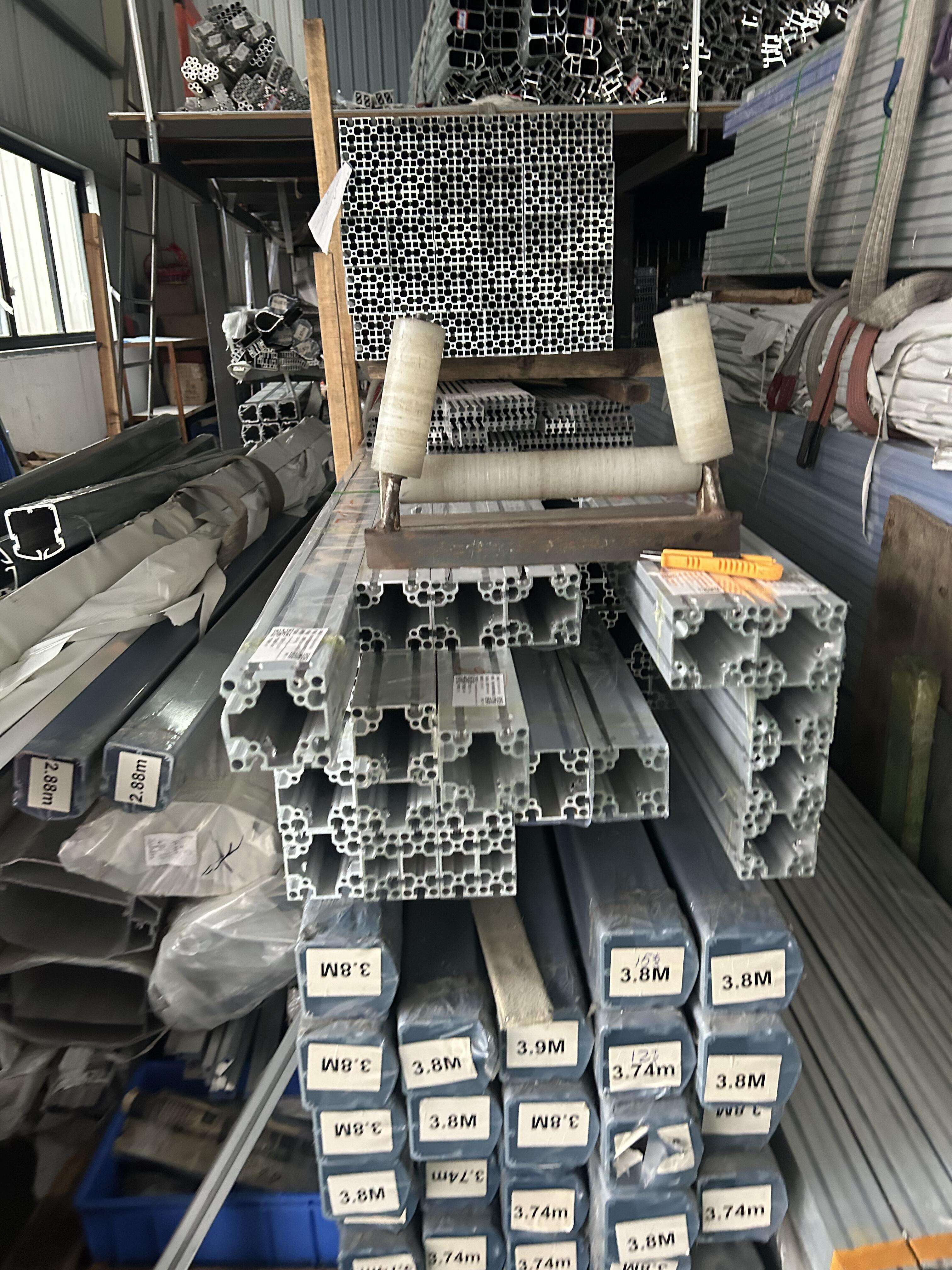 Aliuminio durų rėmo profiliai, 6063 T5/T6 anodizuoti nematomieji durų rėmai šiuolaikinėms minimalistiškoms virtuvės spintutėms