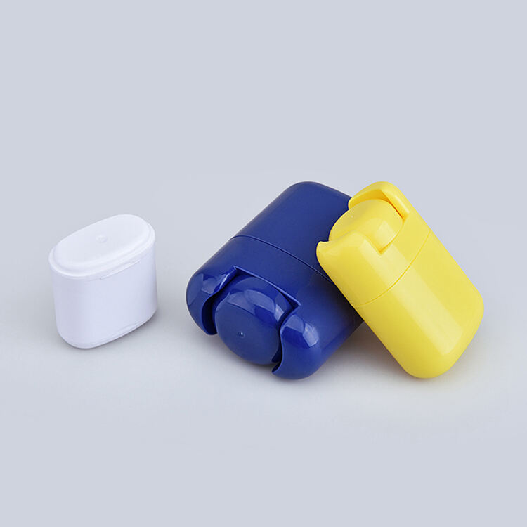 TB11 Hot Selling Plastic Sunscreen Stick Container 15g 35g 50g 75g Bottom Twist up Deodorant Stick Bottle Anti-crack Cream Bottle