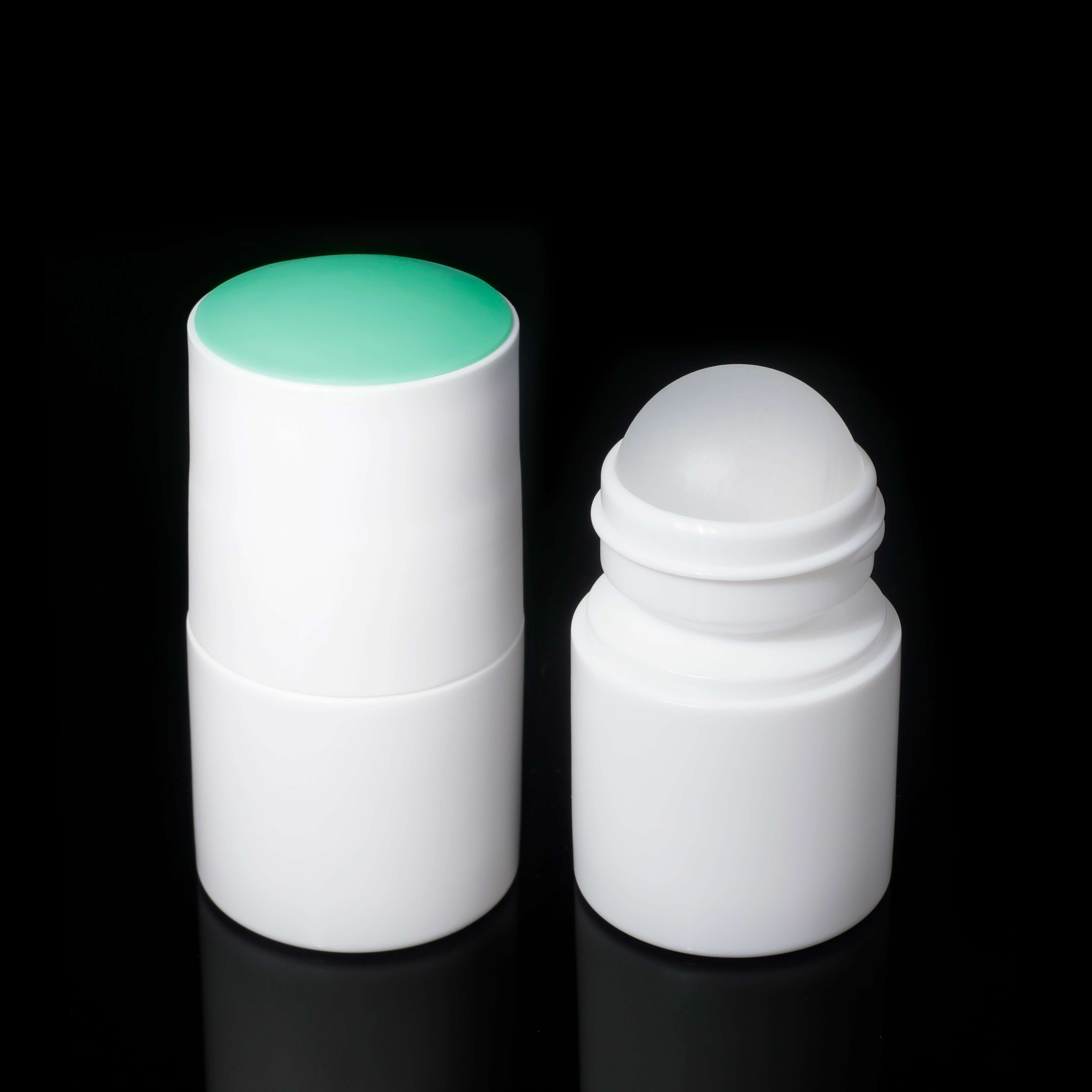 B1025A Personal Care Custom Liquid Deodorant Bottle,50 ml Roller Bottle,custom Matte Plastic Deodorant Bottle supplier