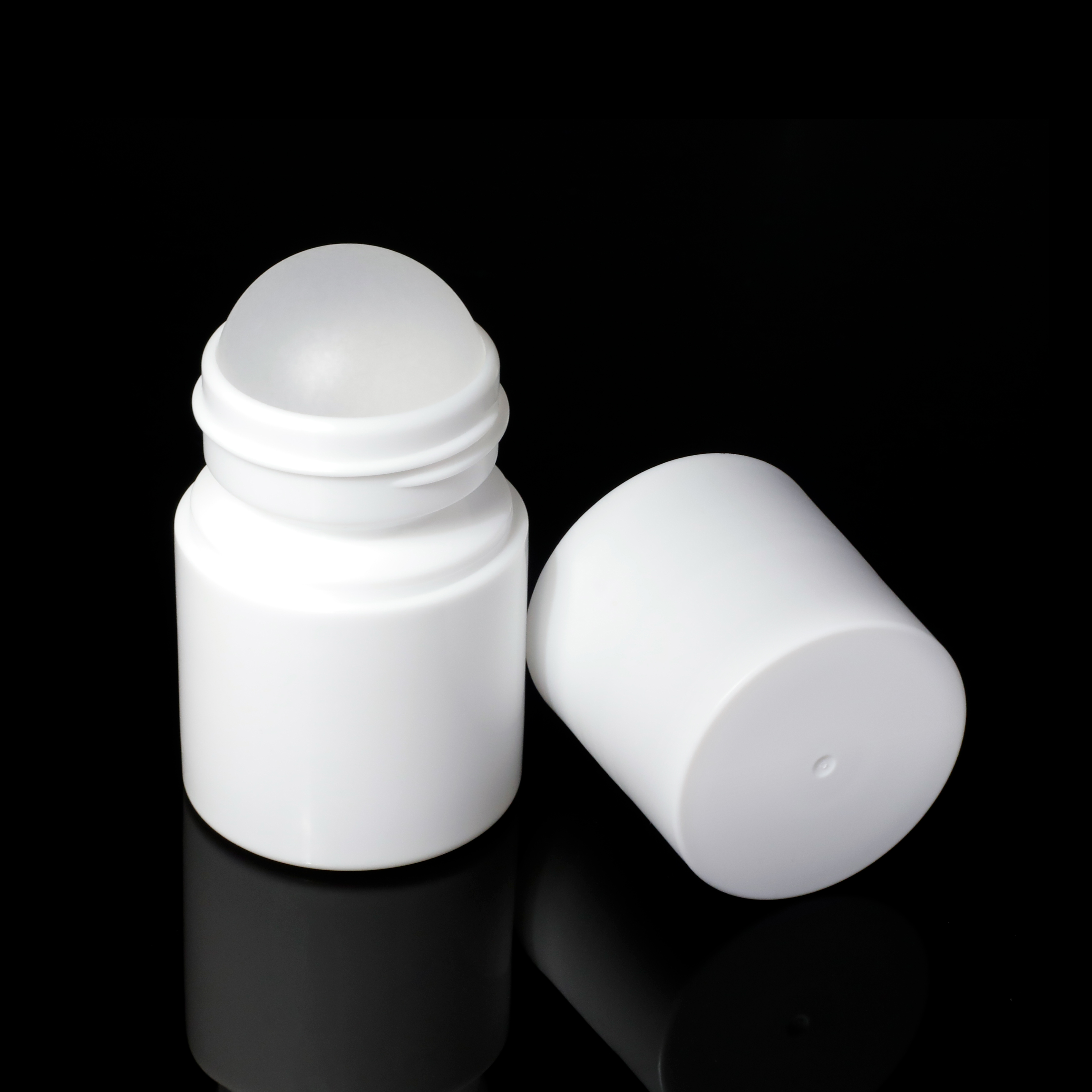 B1025 PP Personal Care Material Round 50ml Deodorant Container Roll on Deodorant Plastic Roller Ball Bottle for Antiperspirant