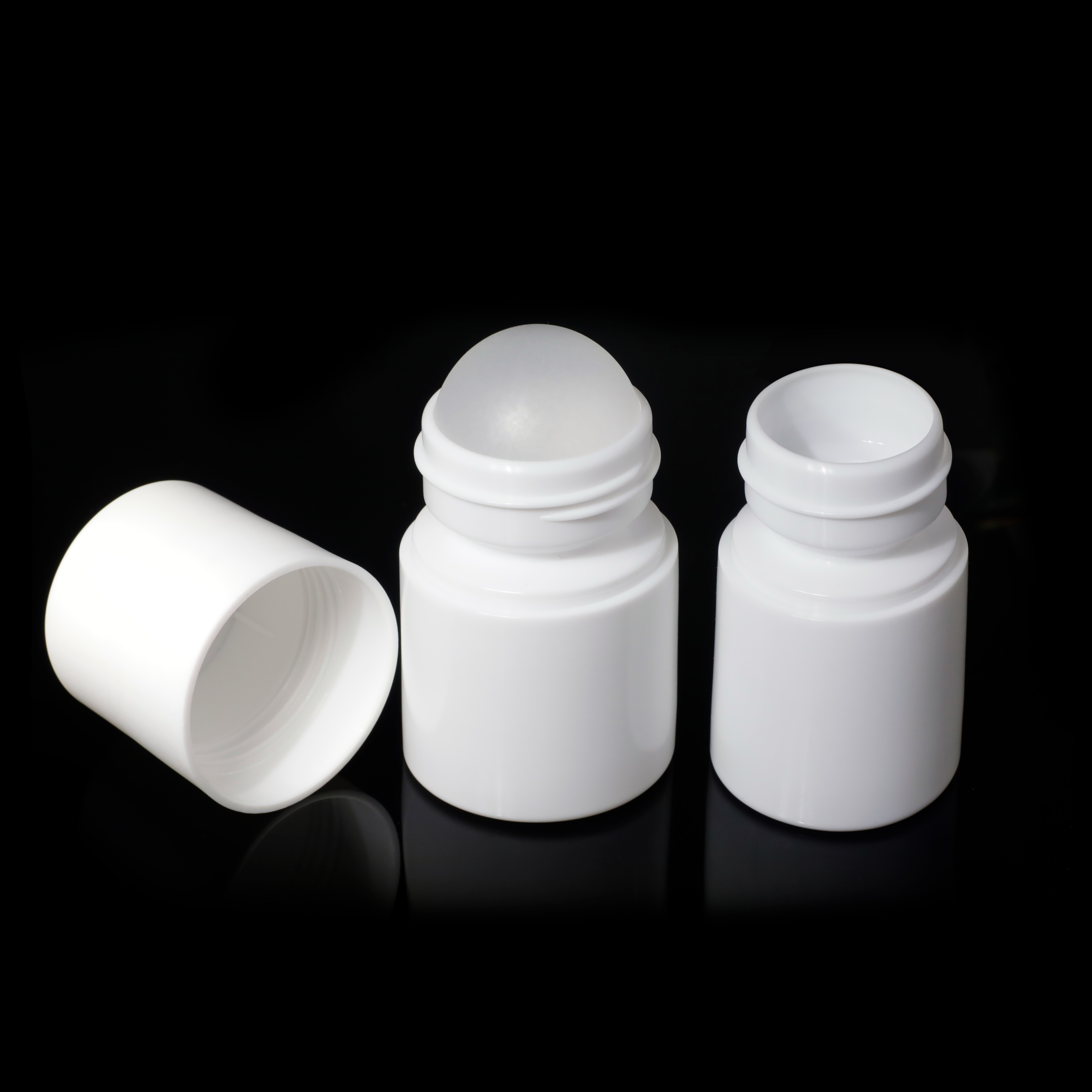 B1025 PP Personal Care Material Round 50ml Deodorant Container Roll on Deodorant Plastic Roller Ball Bottle for Antiperspirant manufacture