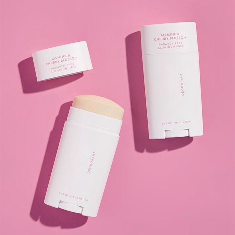 Πολυτελής Εμπορική Εικόνα μέσω Πολυτελούς Συσκευασίας Αποσμητικών