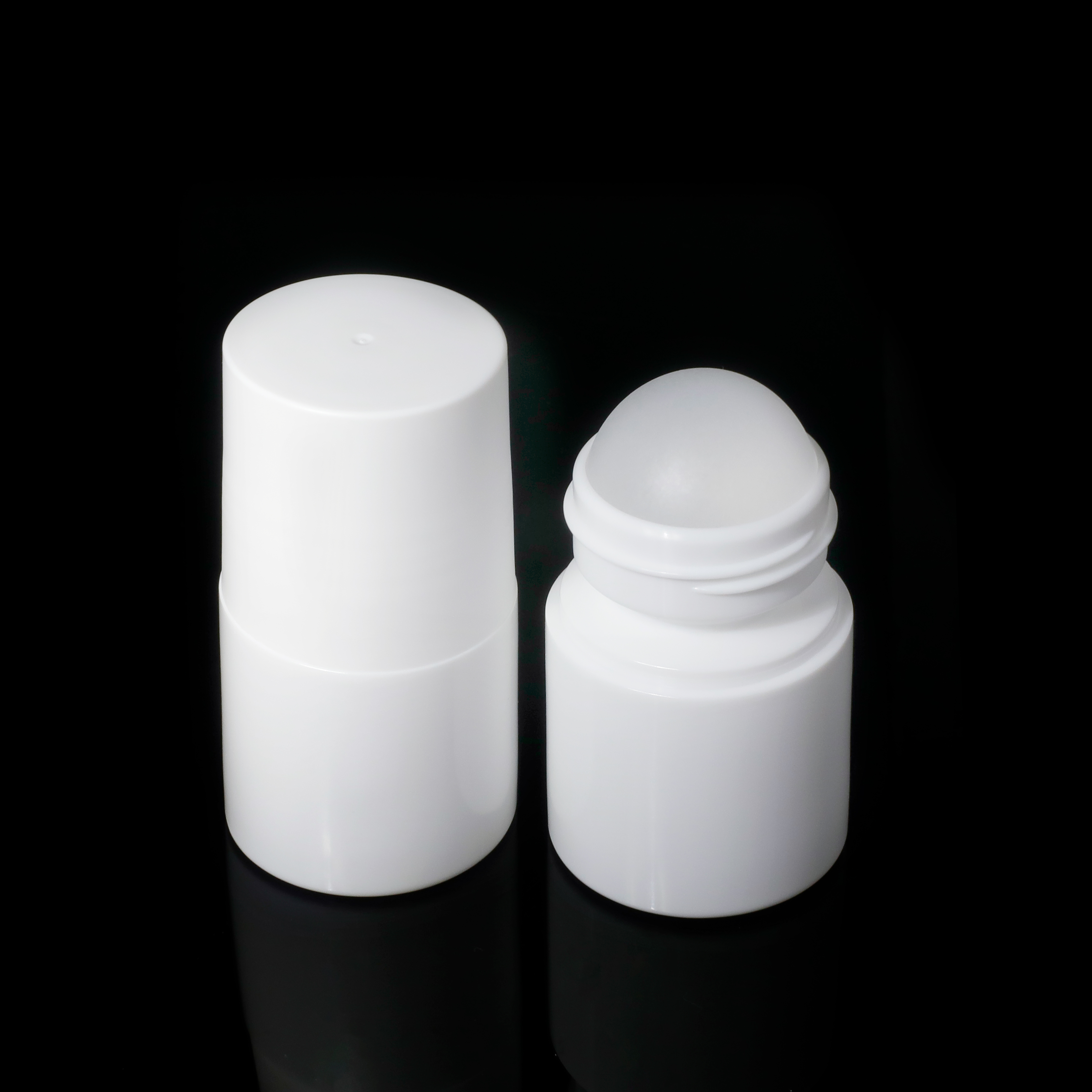 B1025 PP Personal Care Material Round 50ml Deodorant Container Roll on Deodorant Plastic Roller Ball Bottle for Antiperspirant supplier