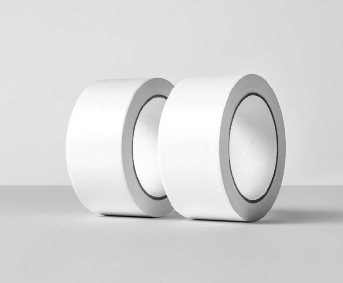 Mångsidig kompatibilitet med olika ytor och väderbeständighet