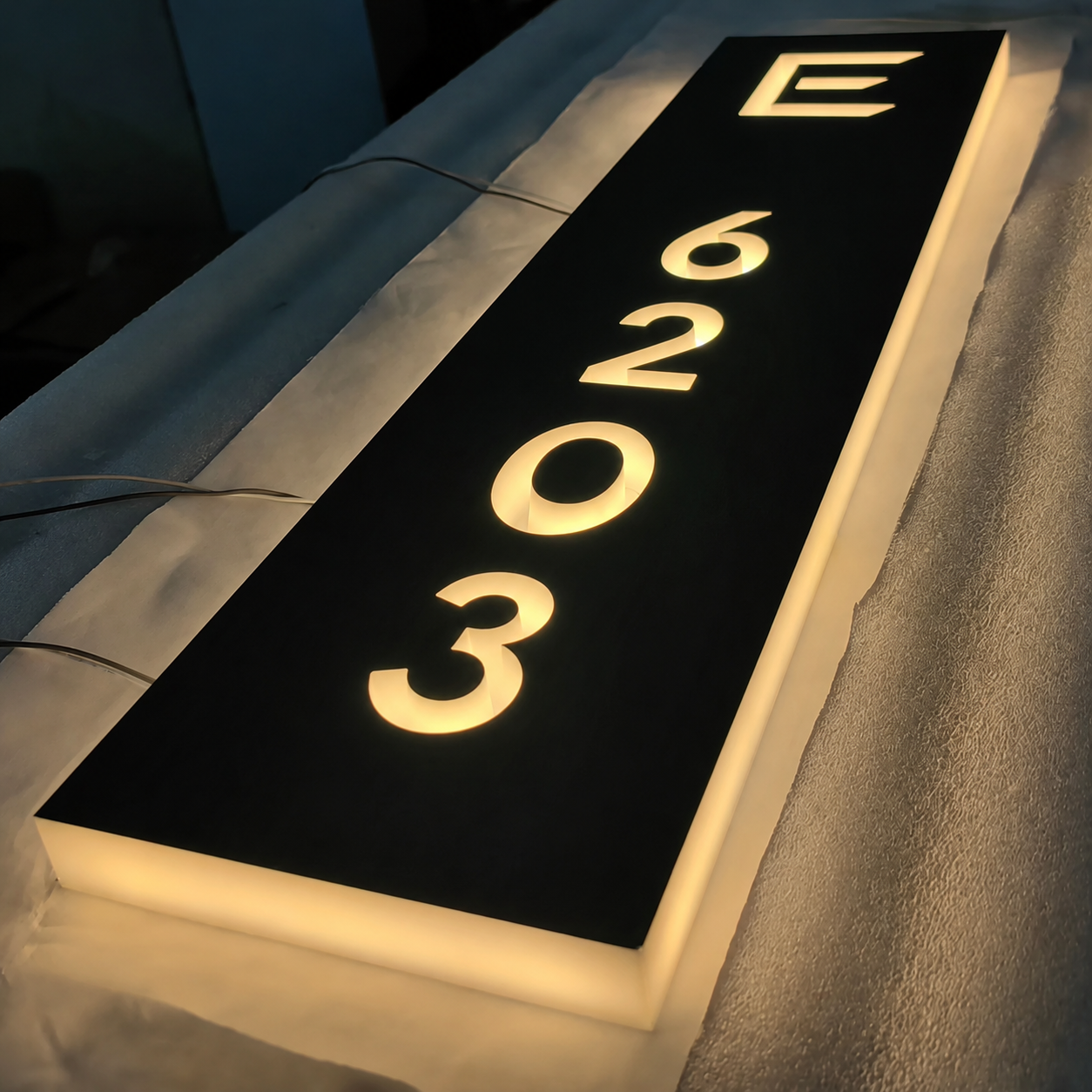 Custom Thick LED Backlit Hotel Room Door Number Sign Stainless Steel Acrylic Illuminated Hotel Door Plate