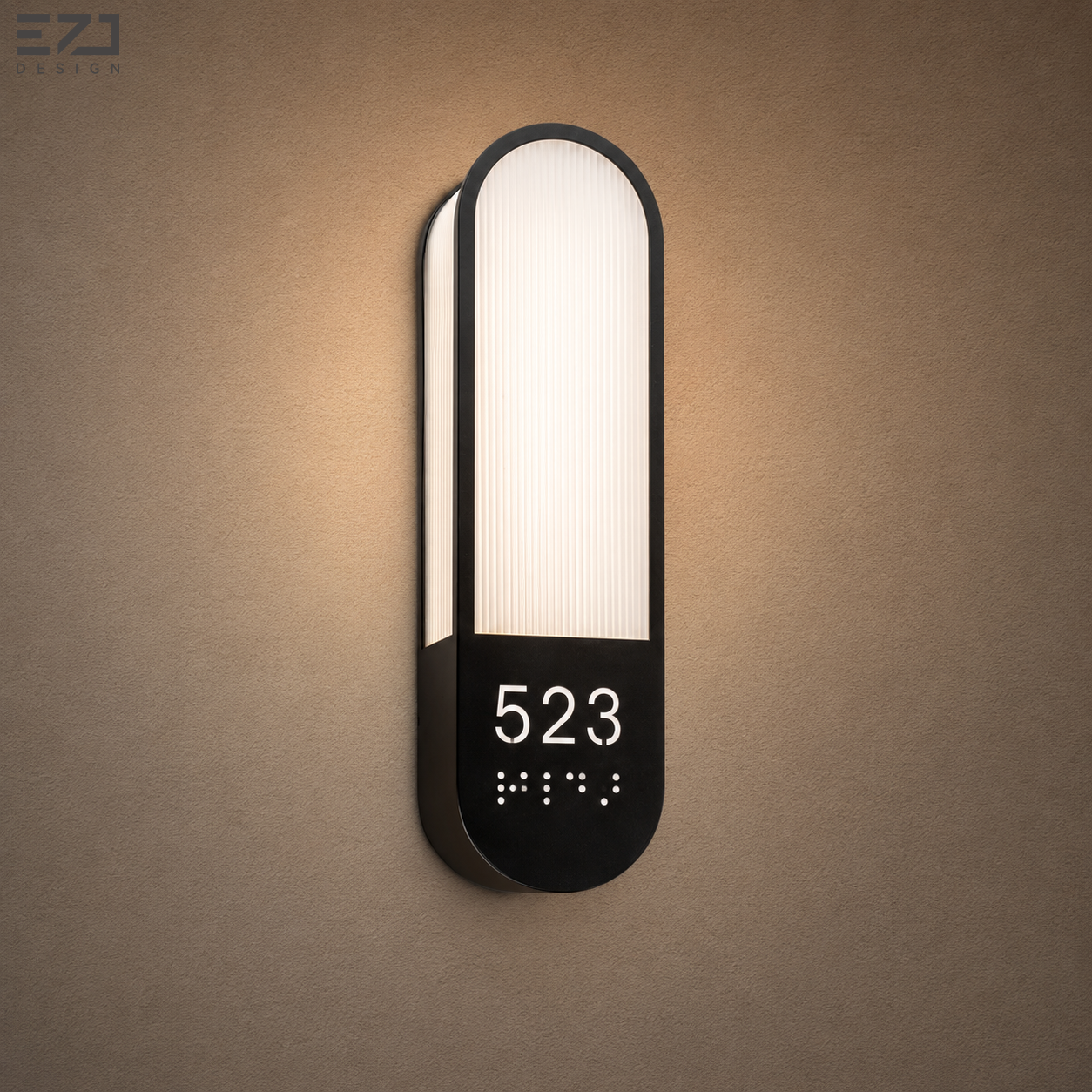 Placa Iluminada Personalizada com Número do Quarto de Hotel em LED com Braille, Moderna e de Parede para Hotel, Apartamento ou Resort