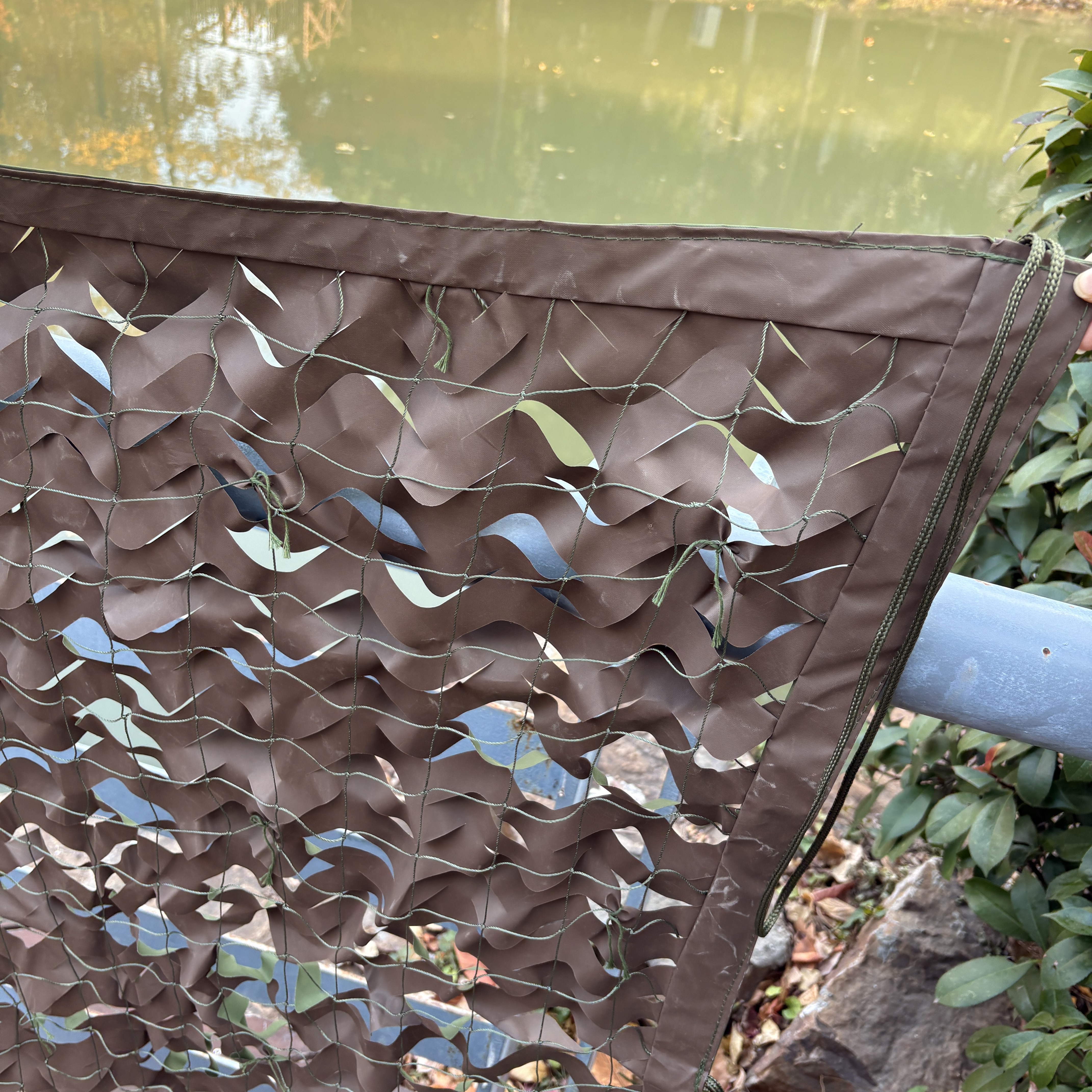 Que recherchent les acheteurs B2B lors de l'importation en gros de filets de camouflage ?