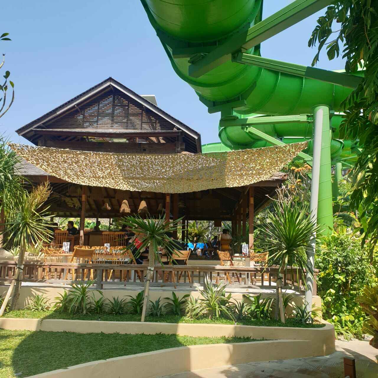 Rétention supérieure du motif de camouflage