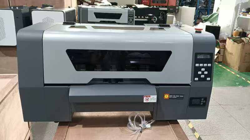 Zvyšte efektivitu s našimi průmyslovými tiskárnami Rolldtf