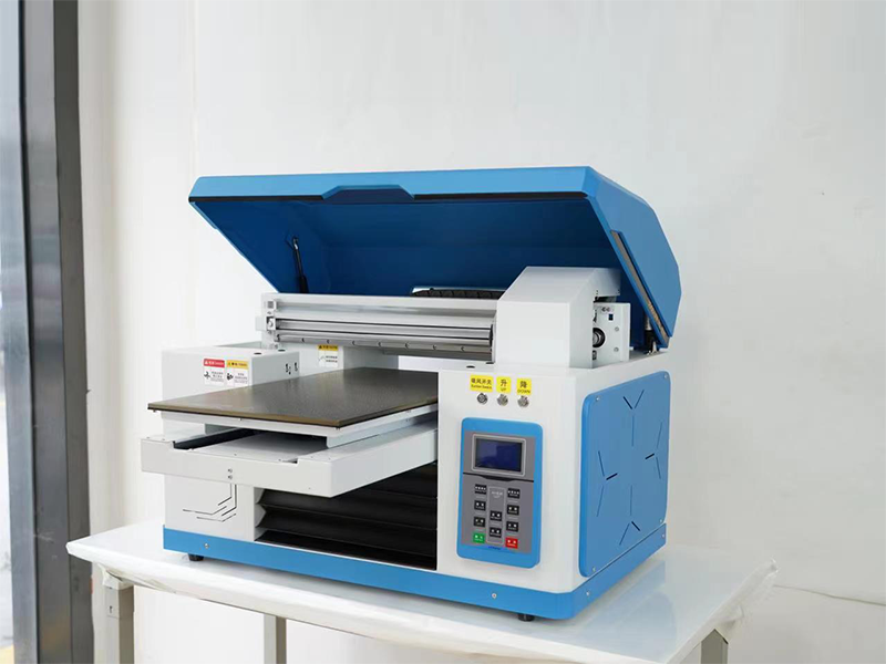 Nepřekonatelná kvalita a výkon s našimi malými UV tiskárnami