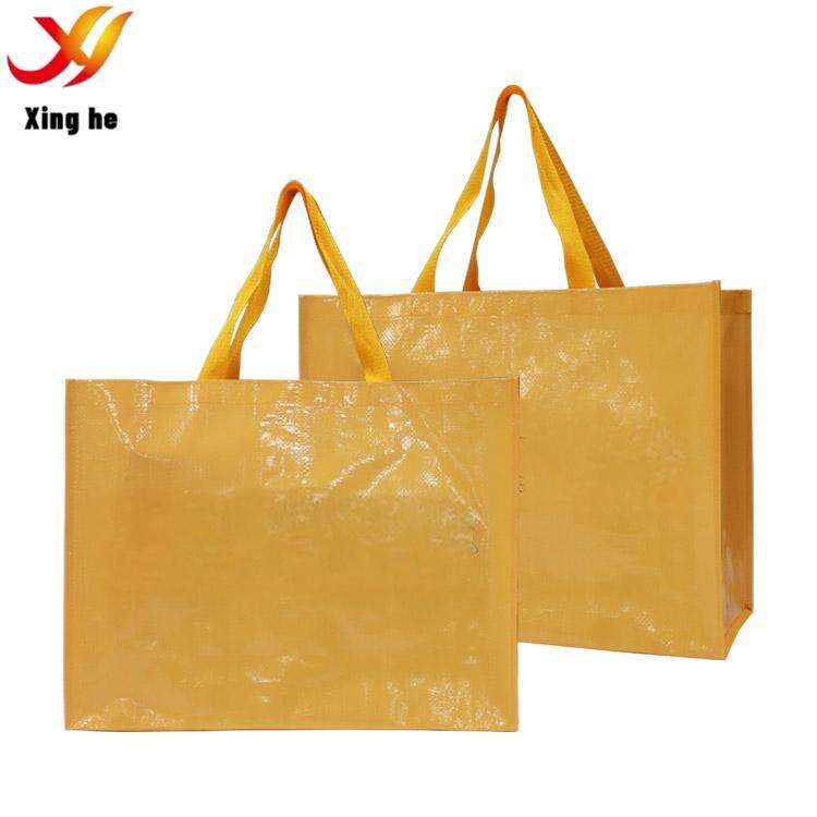 Quais São os Principais Fatores a Considerar ao Escolher um Fabricante de Bolsas de Lona?