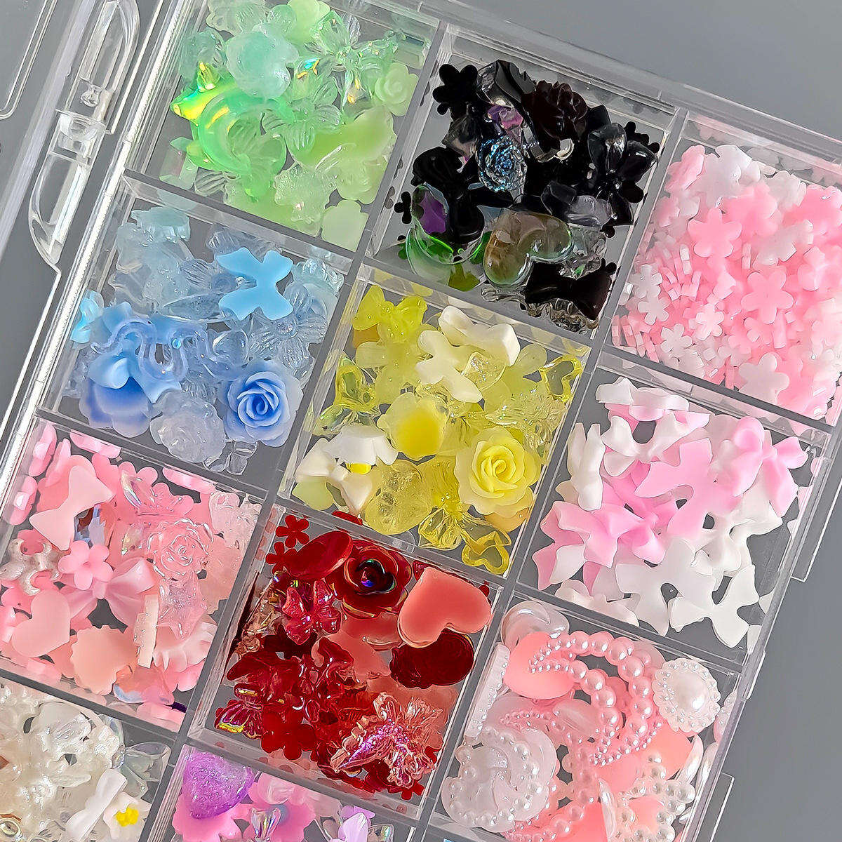 Cristale Strălucitoare pentru Unghii, Aspect de Salon