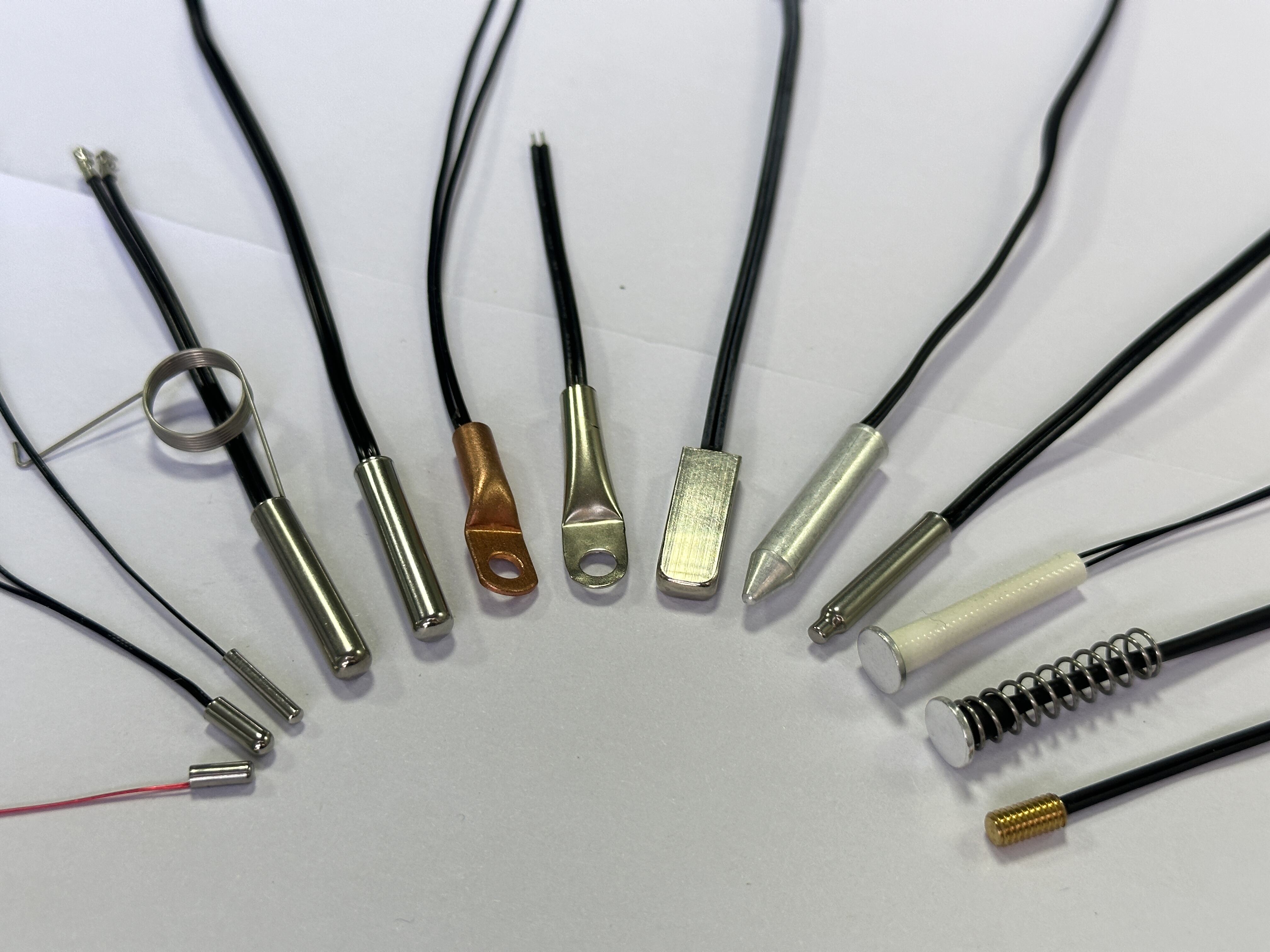 Дізнайтеся більше про наші мініатюрні цифрові датчики температури