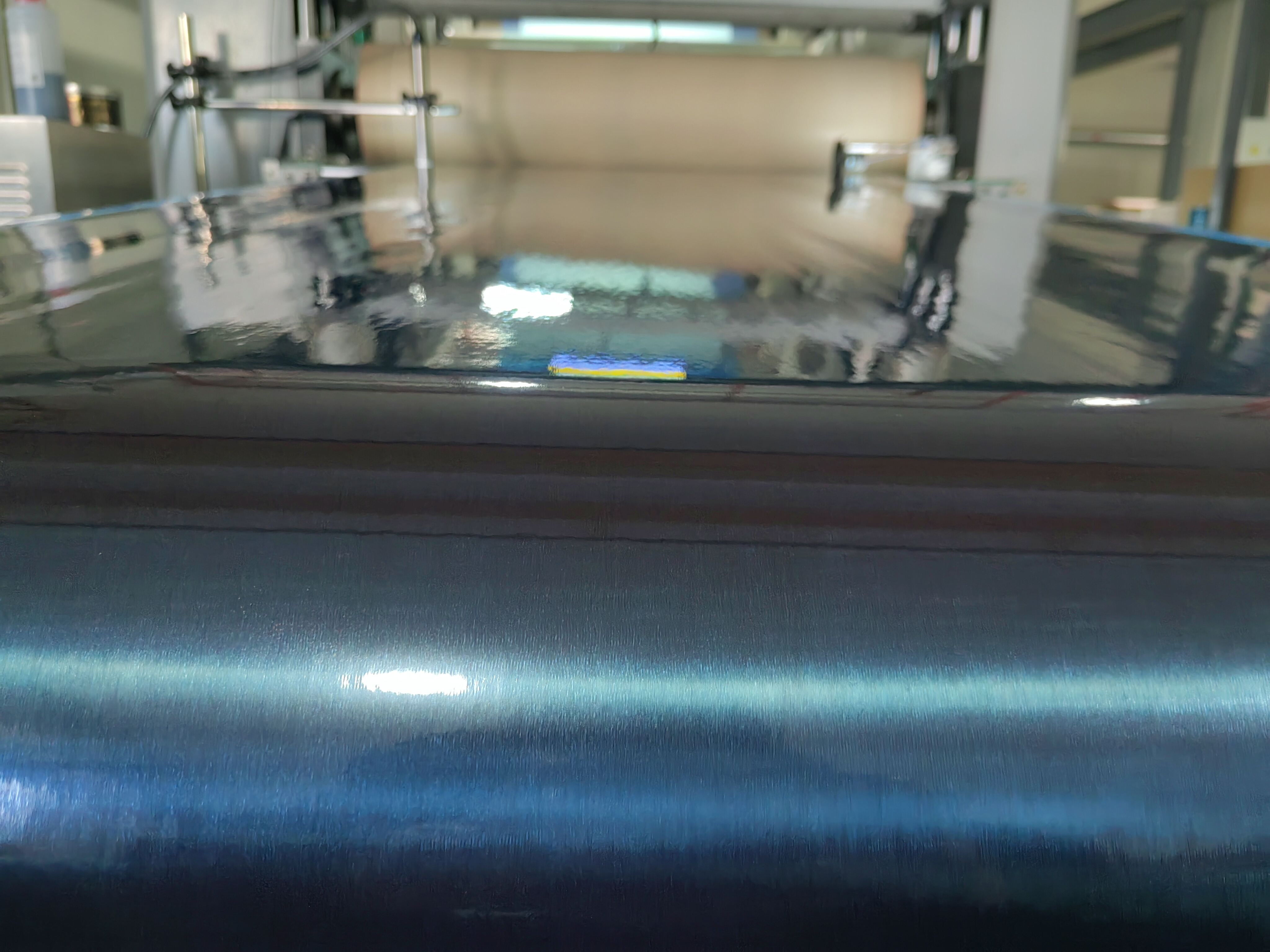 Alallaan johtava liimauslujuus