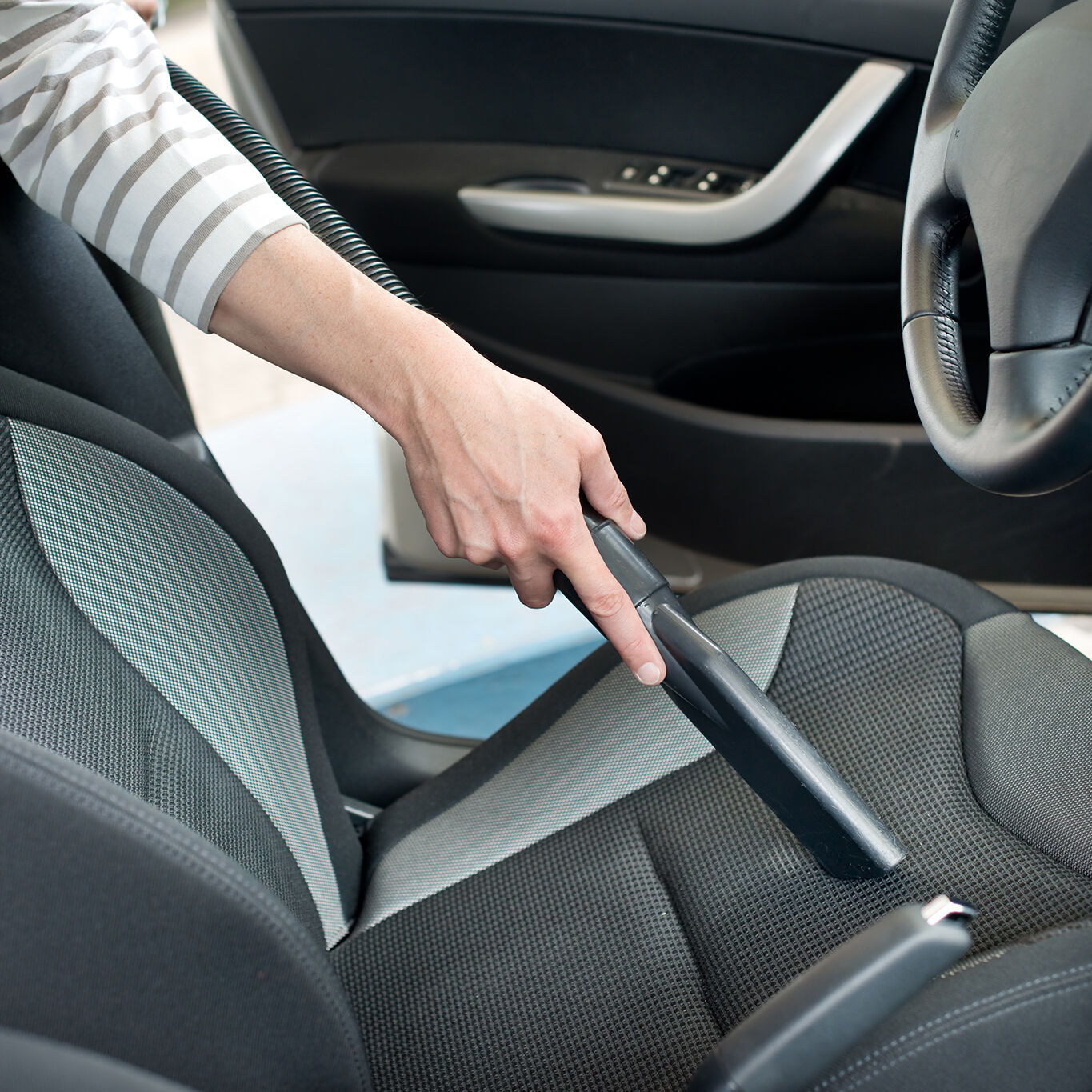 What Features Should You Look for in a Wholesale Wet and Dry Vacuum Cleaner?