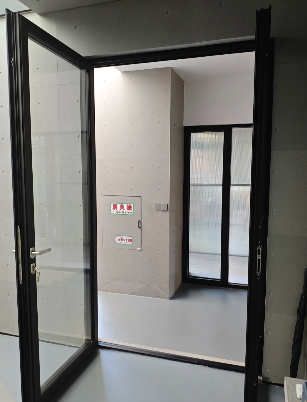 優れた耐候性とエネルギー性能