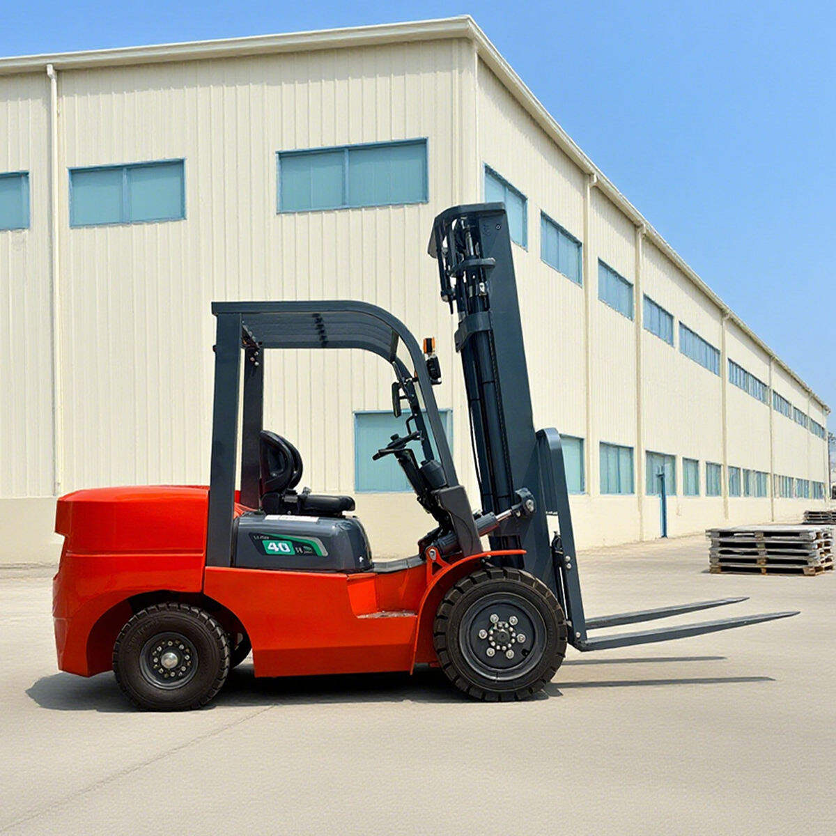 बूम फोर्कलिफ्ट के साथ अपने लॉजिस्टिक्स को उच्च स्तर पर ले जाएं