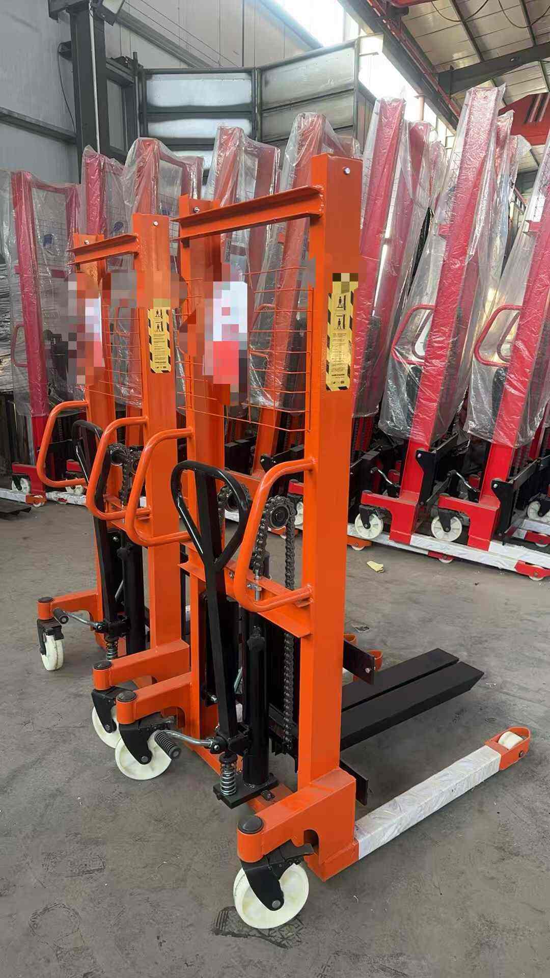 Χειροκίνητα Μηχανήματα Ανύψωσης: Η Ιδανική Λύση για τις Ανάγκες Χειρισμού Υλικών σας