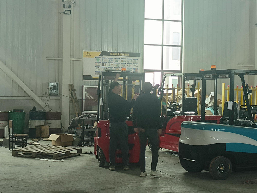 Thai Customer Orders Electric Forklifts.jpg
