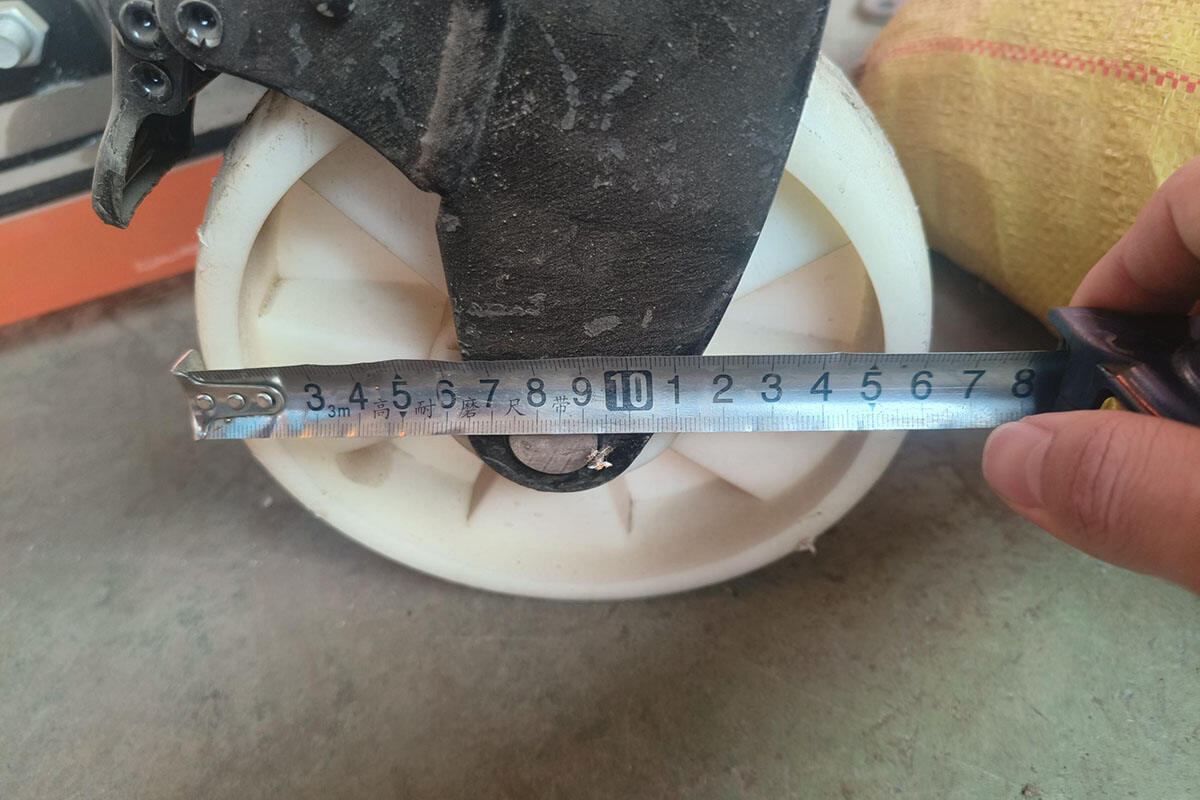 Quality Control of Manual Pallet Jacks: Details in Our Workshop