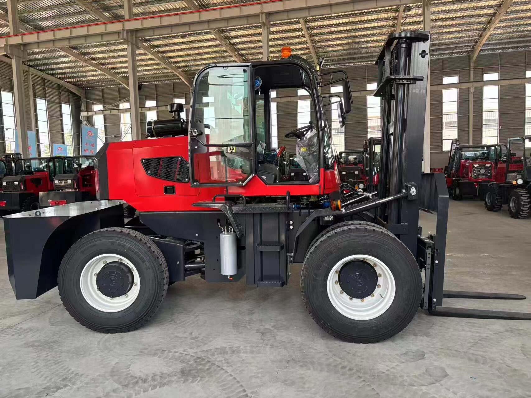 รถโฟร์คลิฟต์ดีเซลแบบหนัก: โซลูชันสุดยอดสำหรับความต้องการในการยกของหนัก