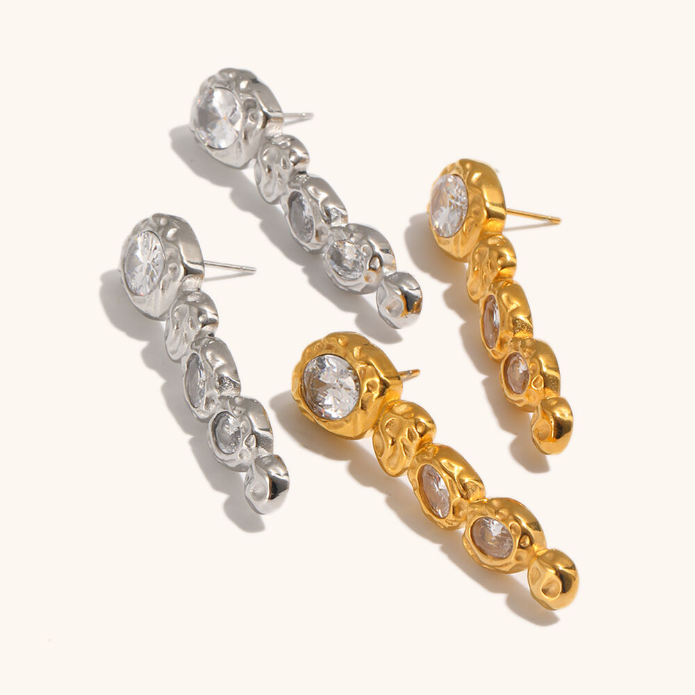 Vintage Hammered Zircon Stud Earring