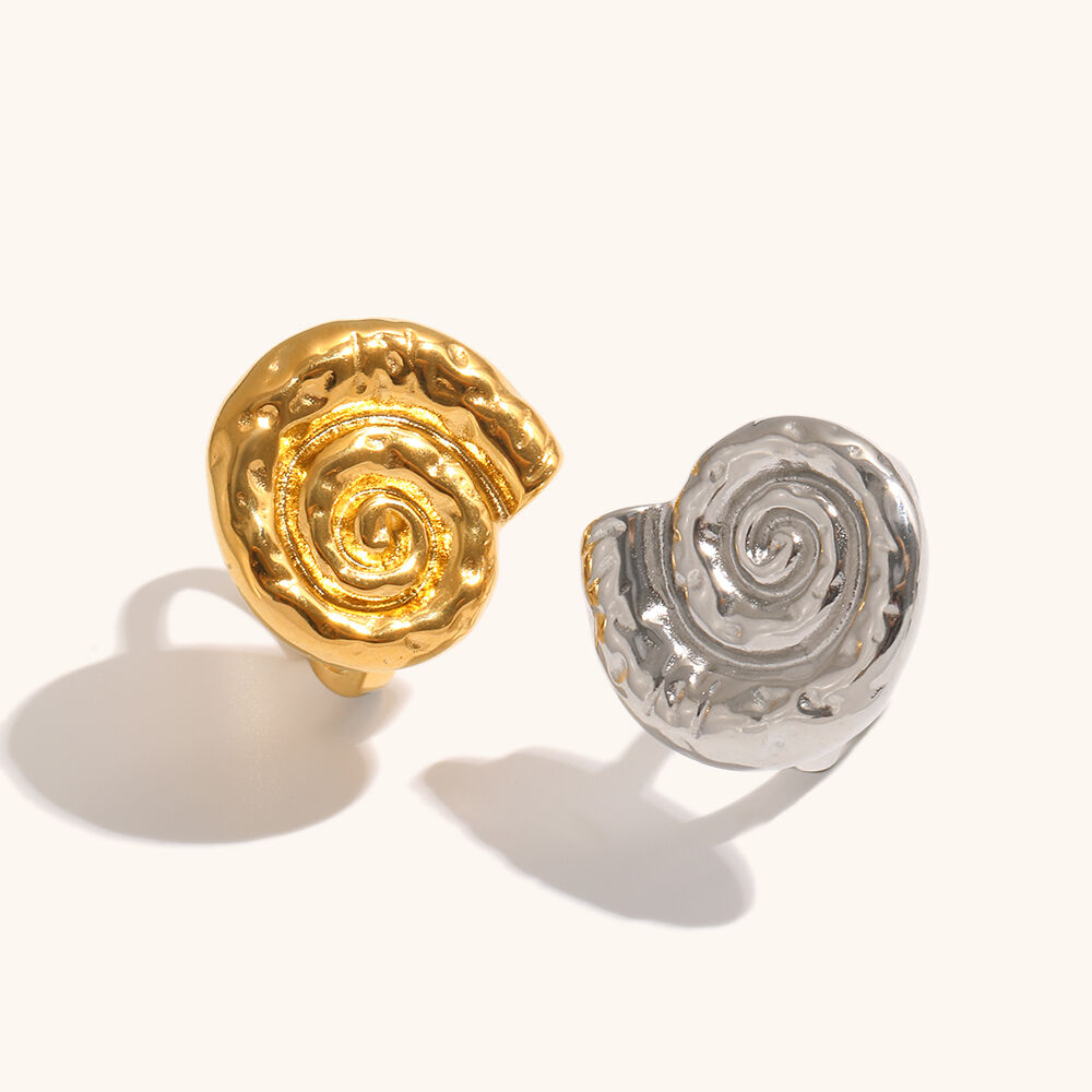 Hammered Conch Deisgn Singet Ring