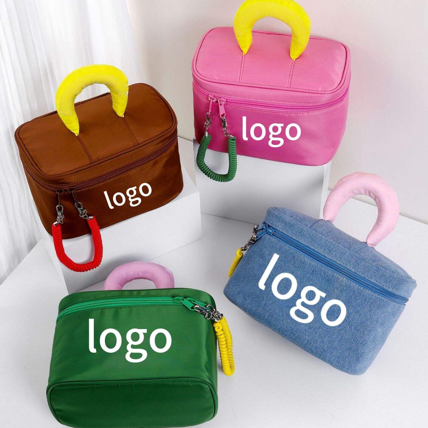 Sjov farvematchende håndholdt vandtæt toilettepose til kvinder, egnet til opbevaring af hudplejeprodukter