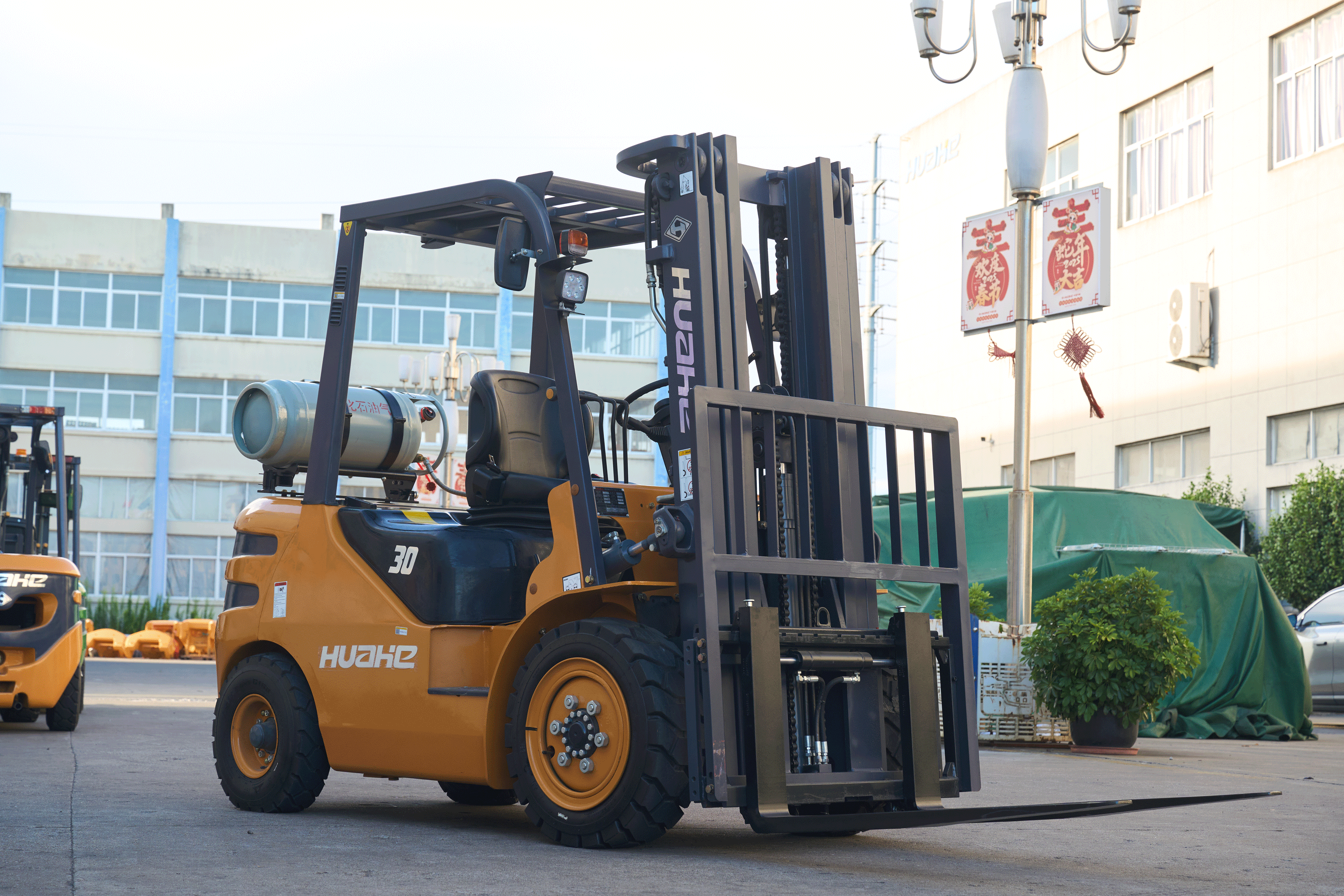 Zhejiang Huaye Forklift Co., Ltd.: Vođenje budućnosti globalnog rukovanja materijalima inovacijama i pouzdanosti