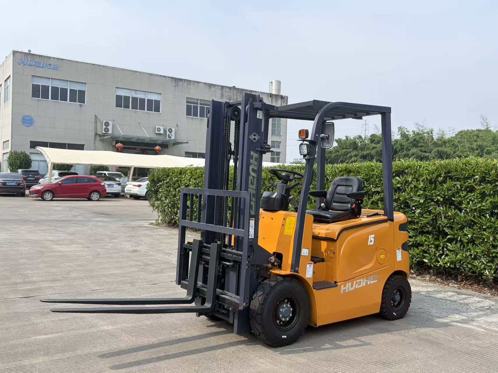 HH15Z 1.5-ton compact diesel forklift, suitable for logistics and material handling