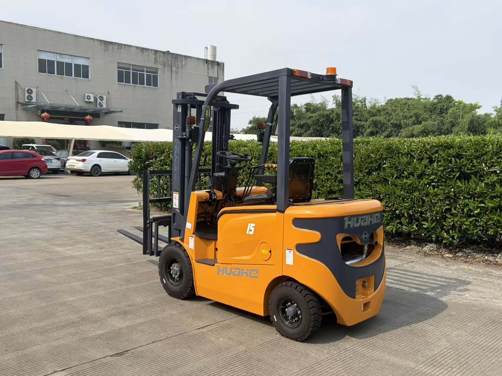 HH15Z 1.5-ton compact diesel forklift, suitable for logistics and material handling