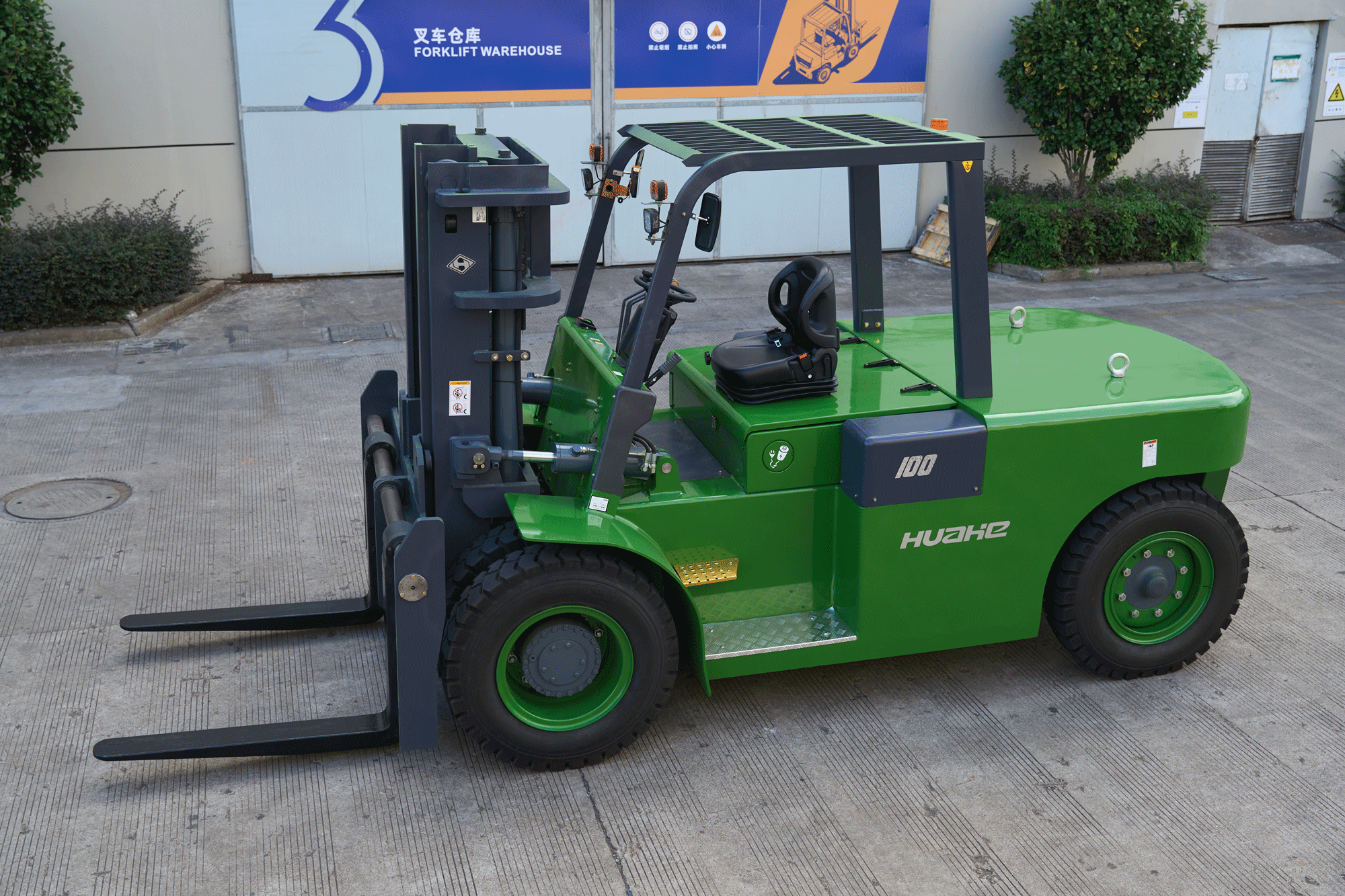 Customized Electric Forklift Solutions for Cold Storage
