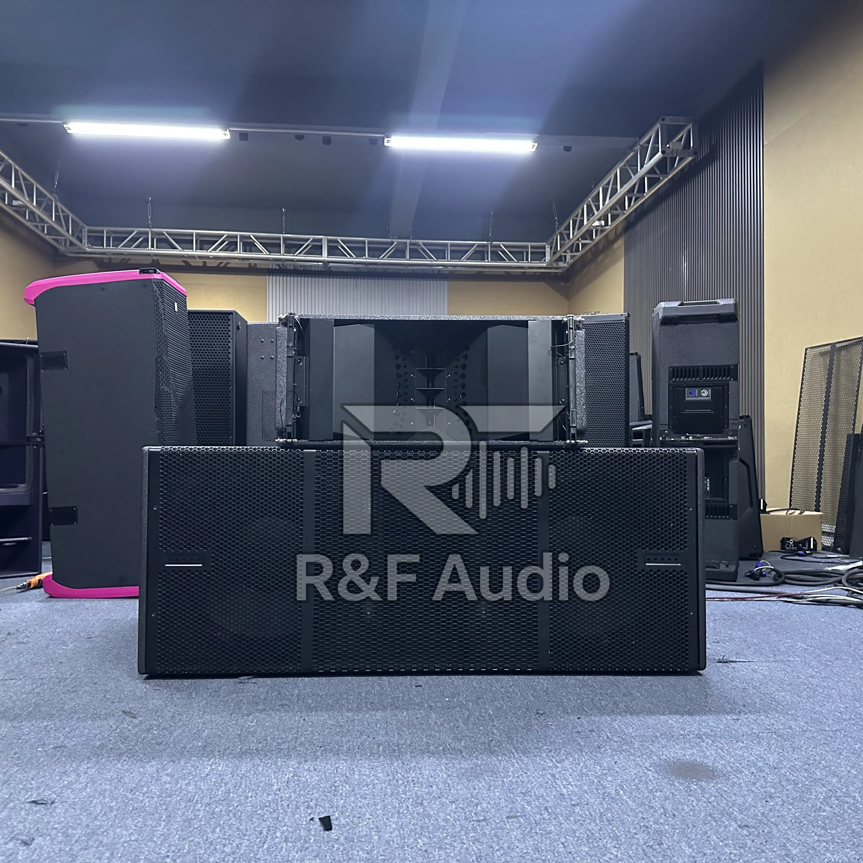 Why is a modular audiosystem ideal for touring and rental companies?
