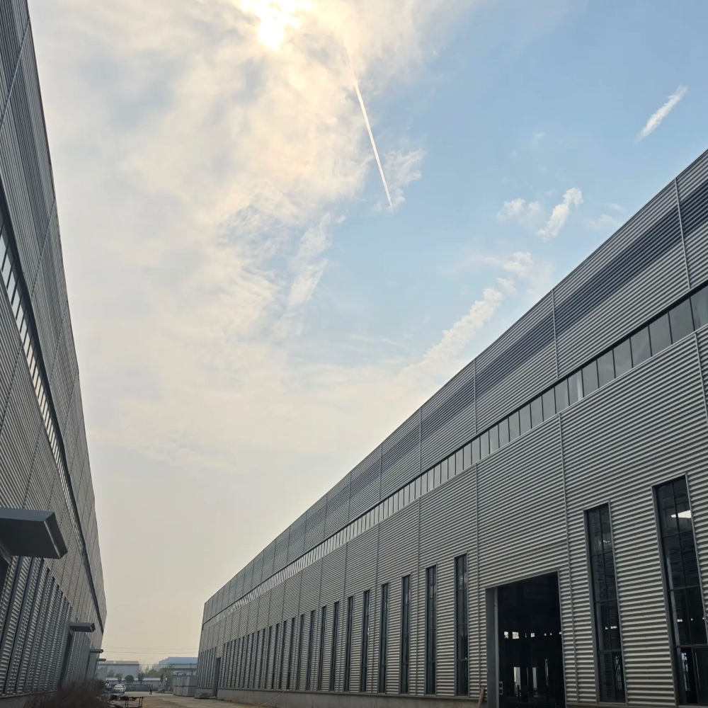 Calidad y durabilidad inigualables en naves para maquinaria pesada