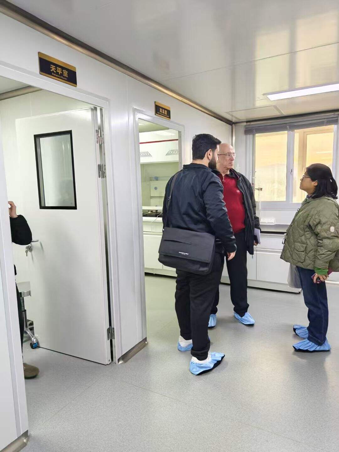 Focus on Cooperation! Foreign Clients Visit Hengmaster to Inspect PET Food Tray Production Capabilities