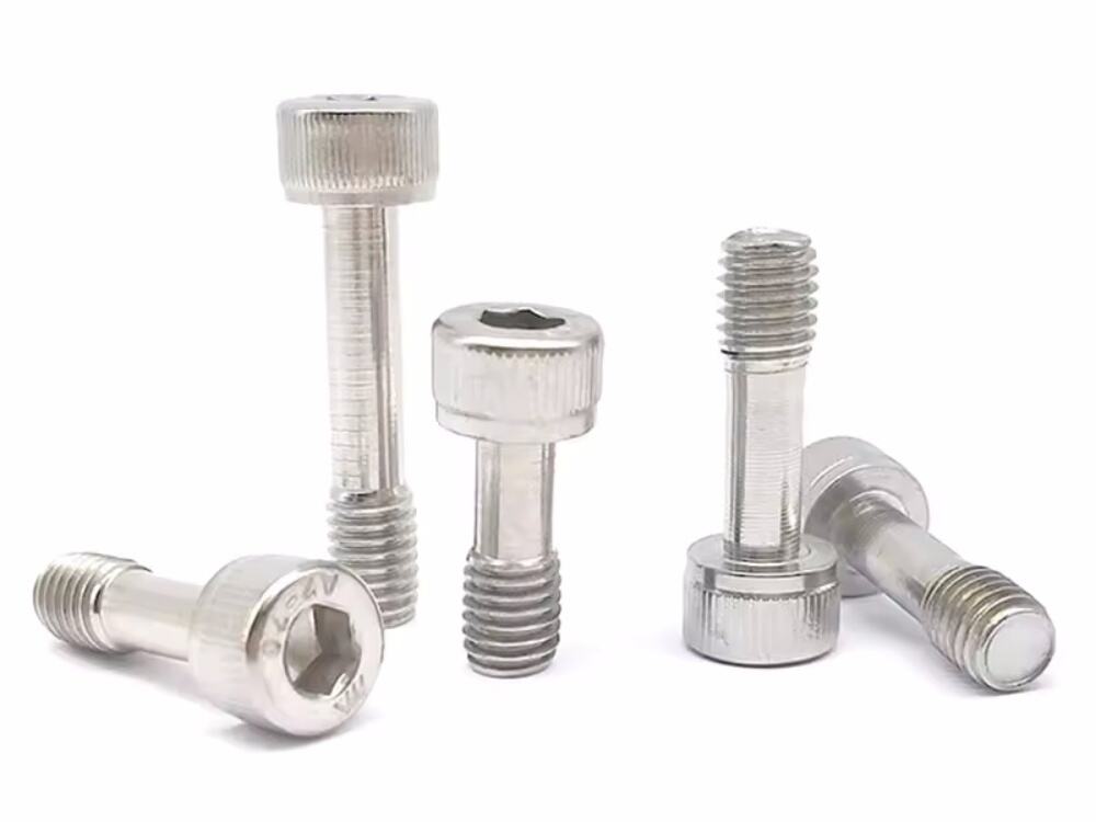 What are the requirements for captive screws?