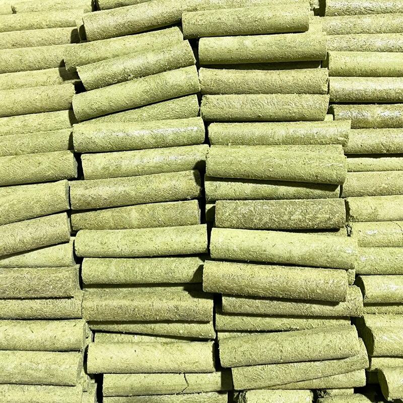 Wholesale Health Freeze-Dried Bone Meat Cake Dog Cat Training Treats Snack Perfect Pet Reward High-protein Eco-friendly Small supplier