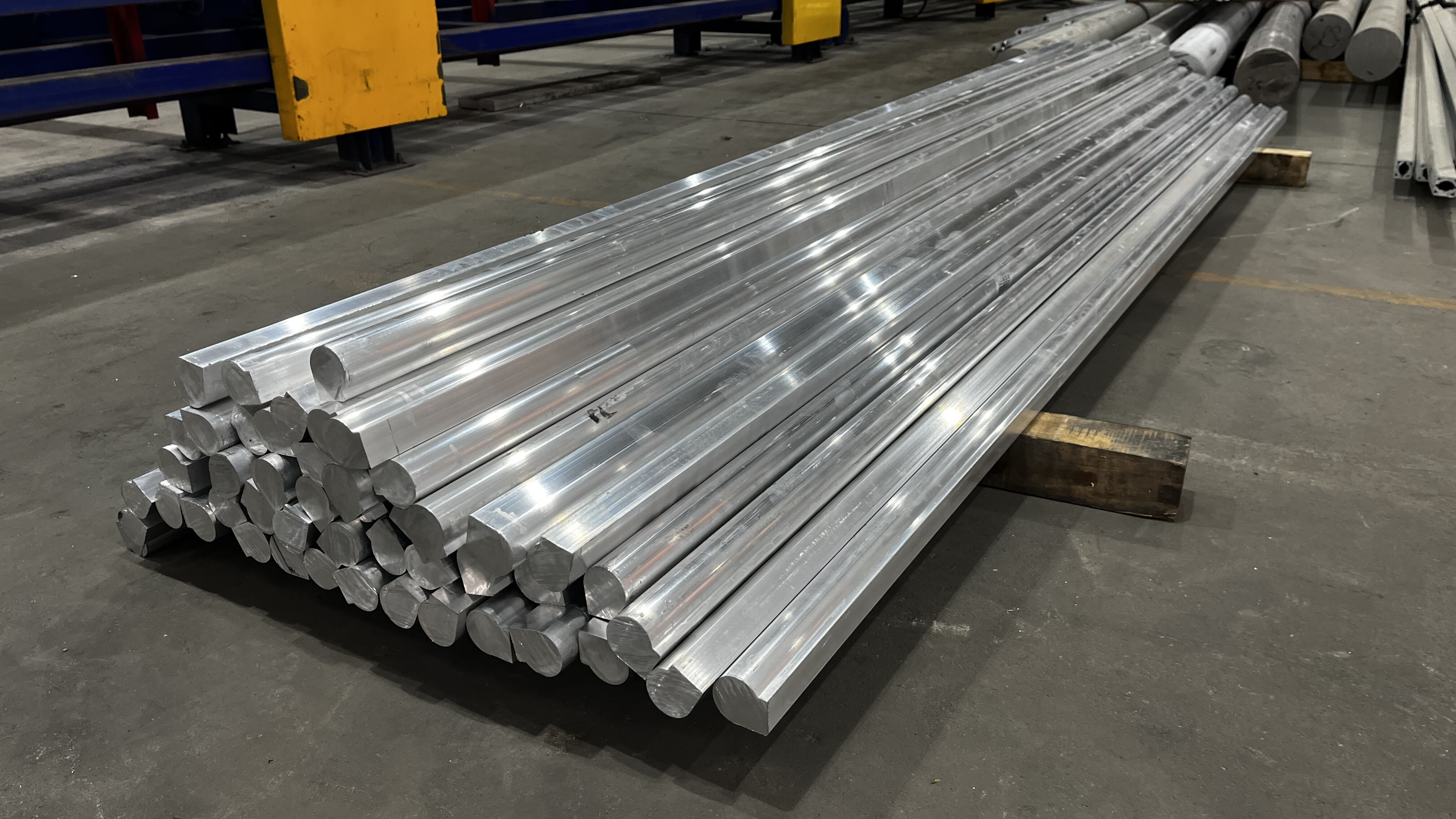 the-aluminum-extrusion-process-requires-precise-controls-for-consistent-results
