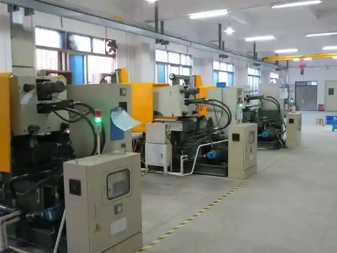 บริการขึ้นรูปโลหะแผ่น: การตัดสินใจที่สำคัญซึ่งควบคุมต้นทุนโครงการของคุณ