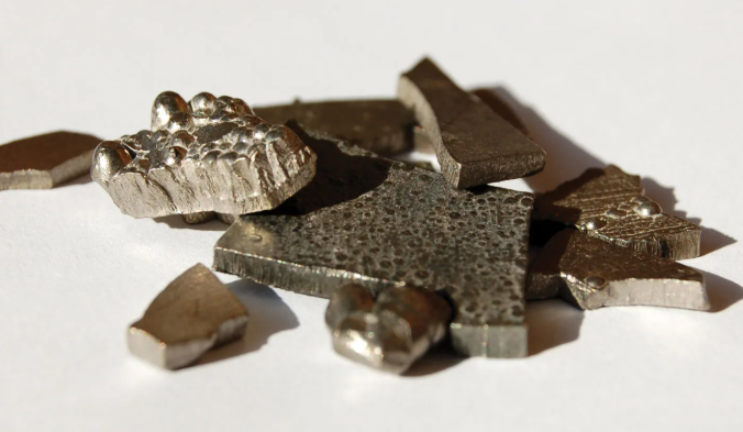 cobalt metal with the shine and solid form typical of metals