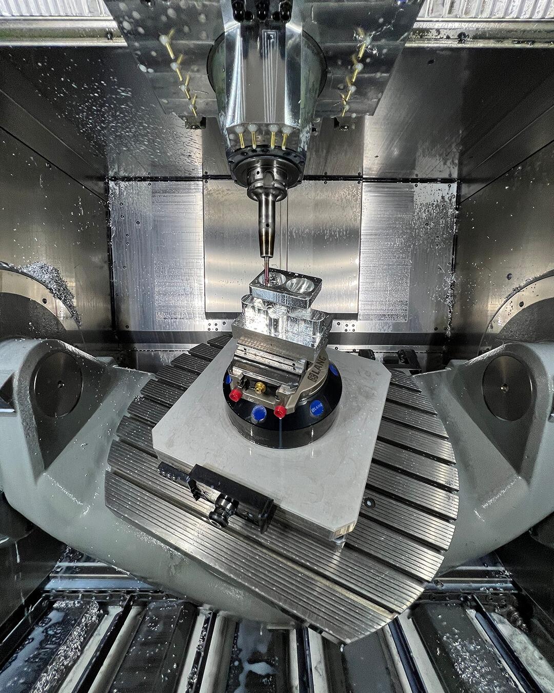 CNC-Fertigung erstellt haltbare und zuverlässige Autoersatzteile, die lange halten.