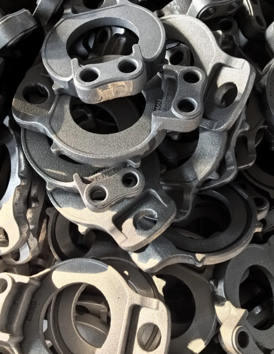 heated dies and controlled deformation in the isothermal forging process for automotive alloys